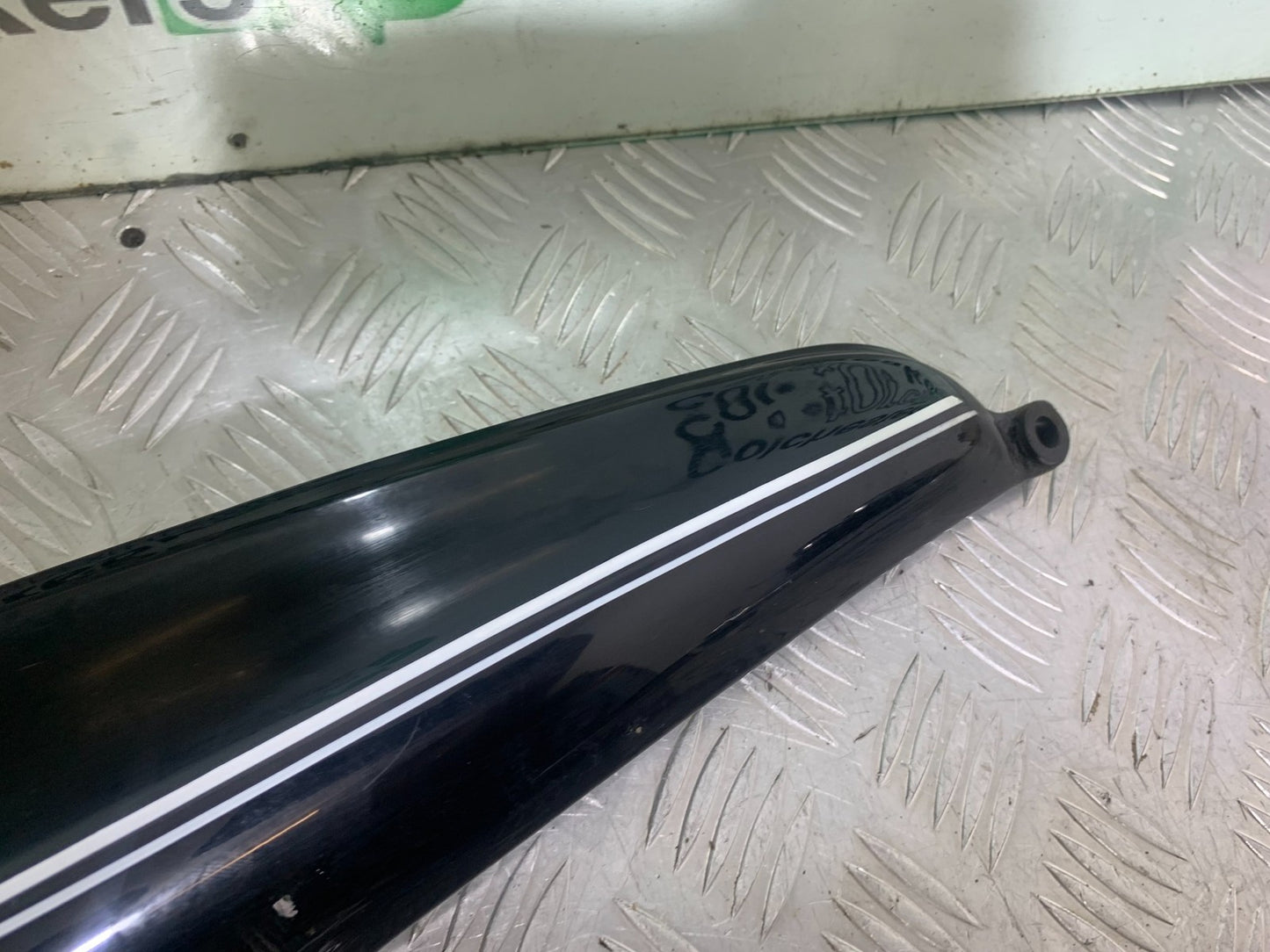 BMW R850 R R850R LEFT SEAT PANEL  YEAR 1994-2002 (CMB1170)