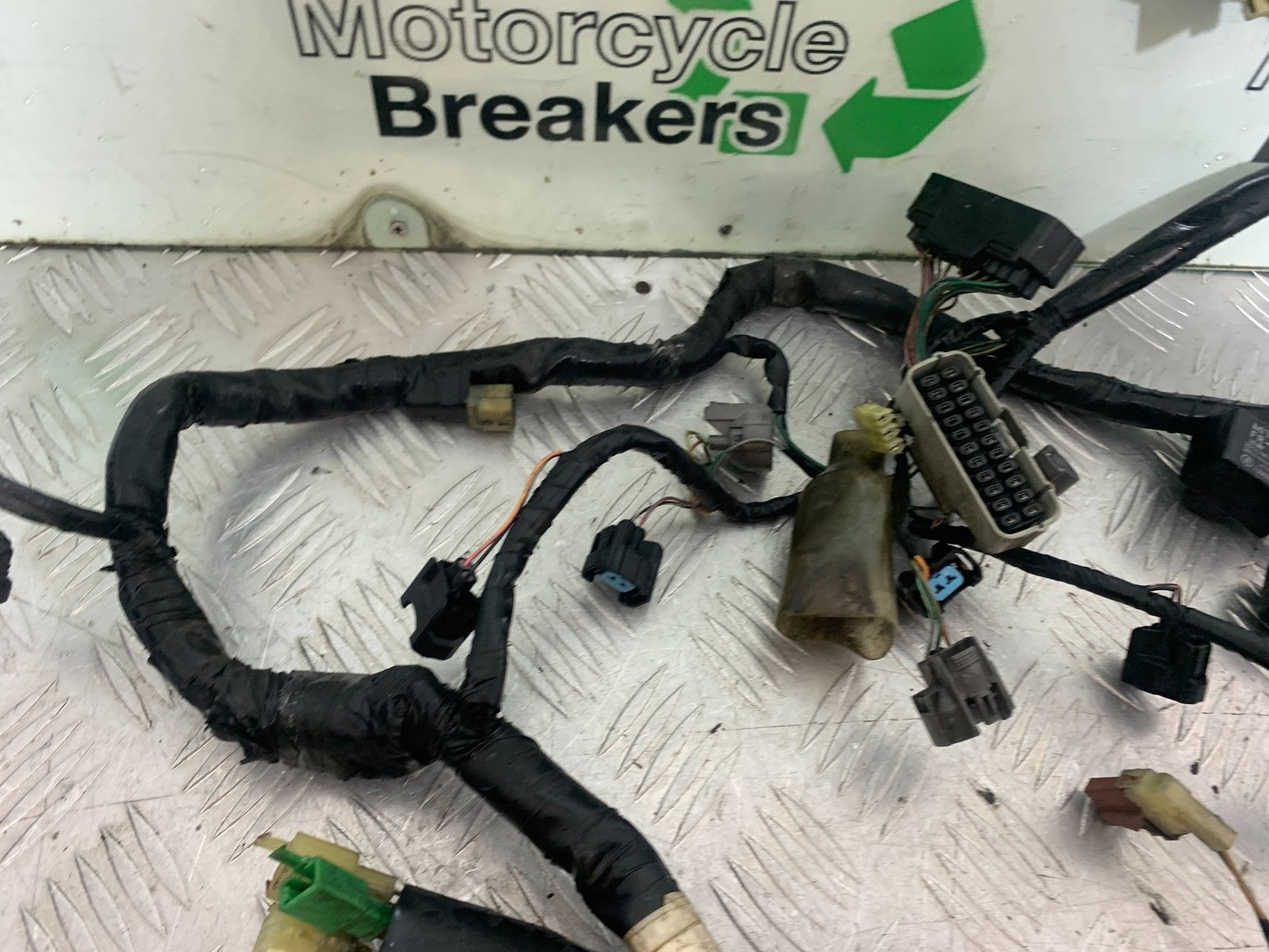 HONDA CBR1100 BLACKBIRD WIRING LOOM   YEAR 1999-2005 (CMB1232)