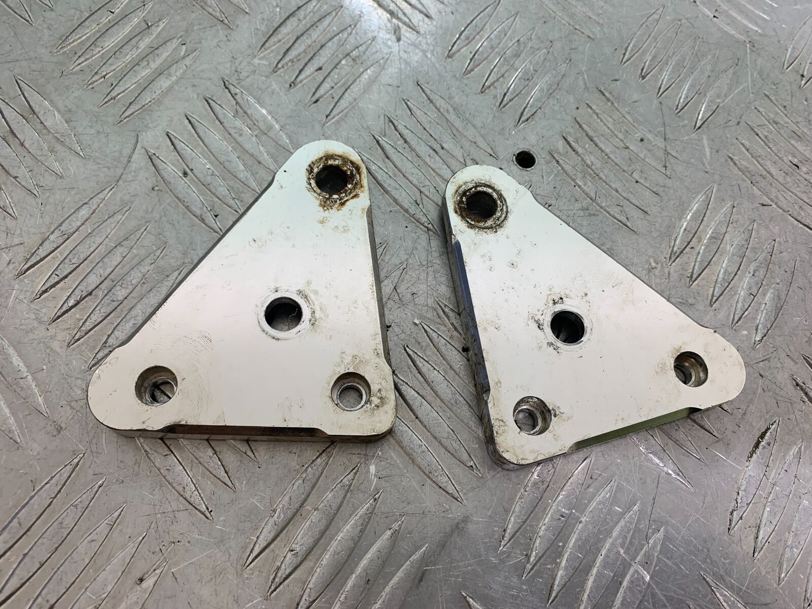 MUTT GT-SS 125 HEADLIGHT BRACKETS  YEAR 2020- 2024 (CMB1085)