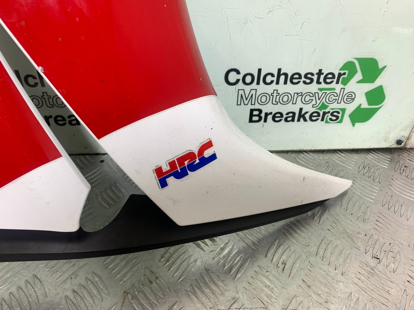 HONDA CBR1000 rr FIREBLADE RIGHT FAIRING PANEL   YEAR 2012-2016 (CMB1198)