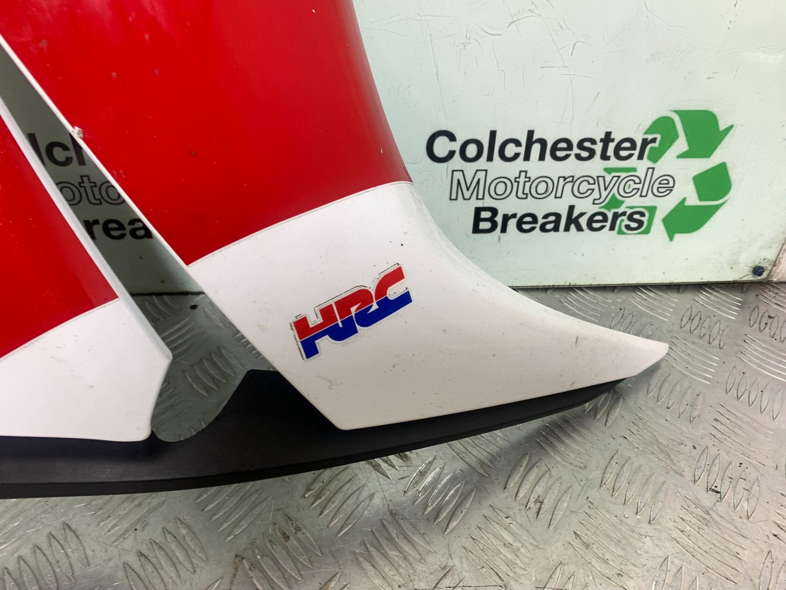 HONDA CBR1000 rr FIREBLADE RIGHT FAIRING PANEL   YEAR 2012-2016 (CMB1198)