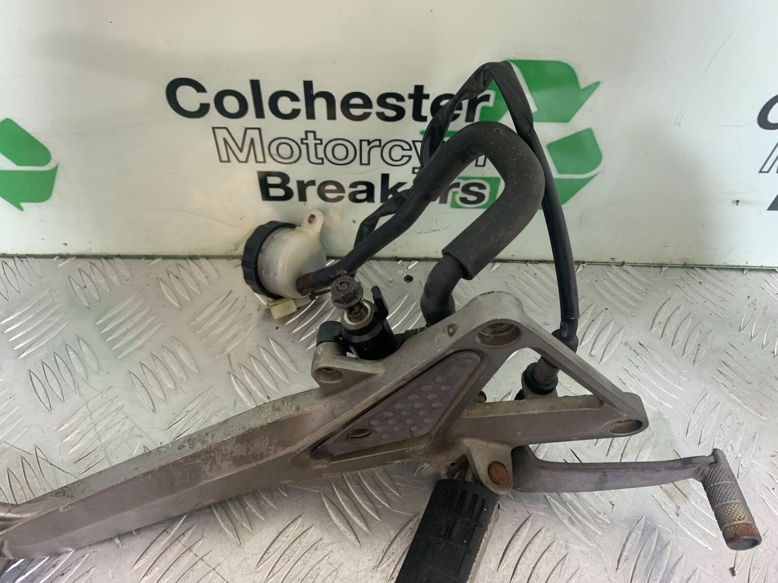 HONDA CB600 CB 600 HORNET RIGHT HANGER YEAR 1998 -2002 (CMB1126)