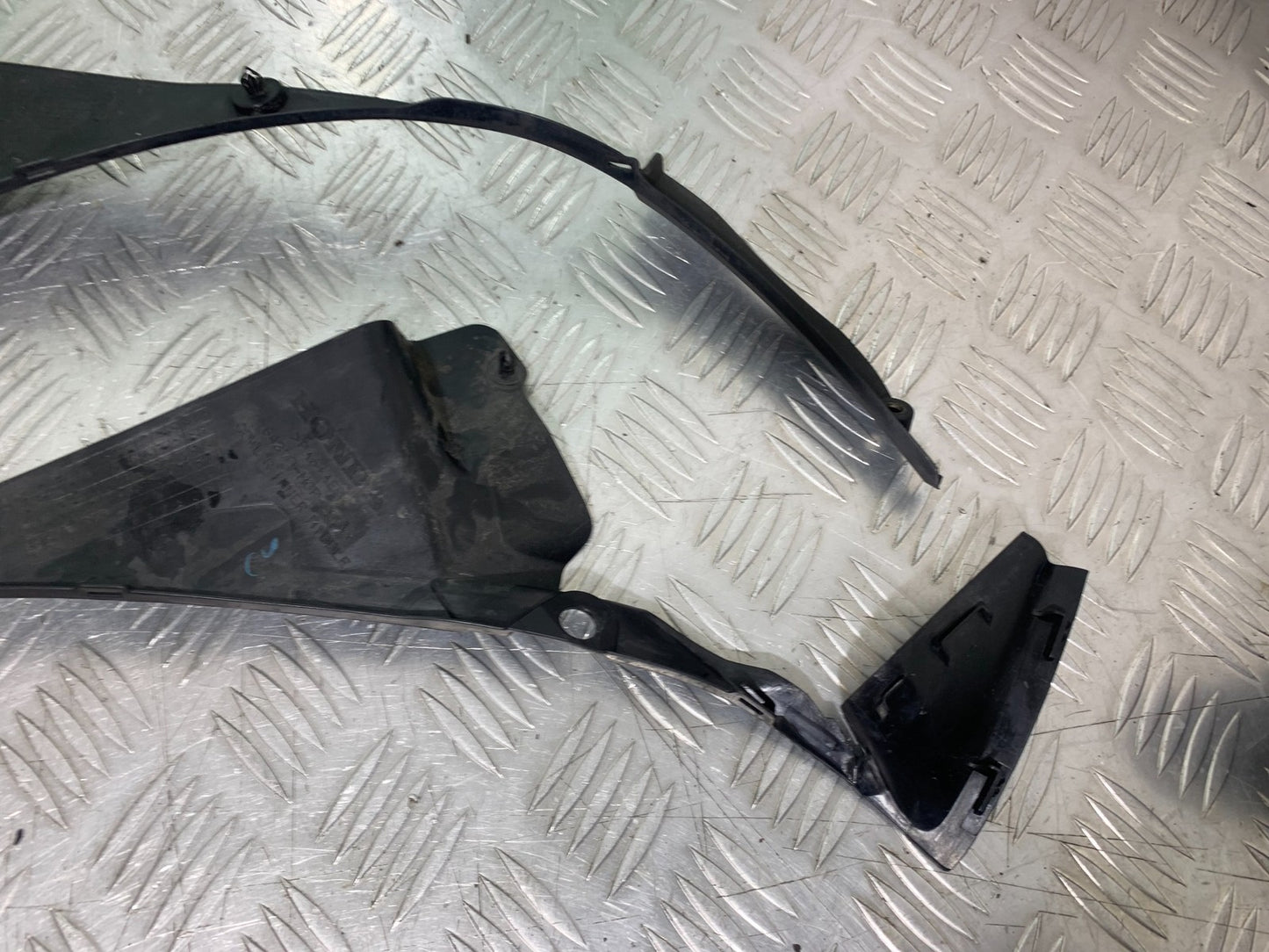 HONDA CBR1000 rr FIREBLADE INNER INFILLS   2012-2016 (CMB1280)