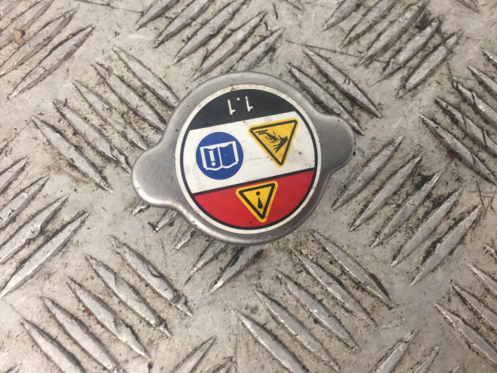 HONDA CB650 R CB 650 R RADIATOR CAP  YEAR 2019-2021 (STOCK 776)
