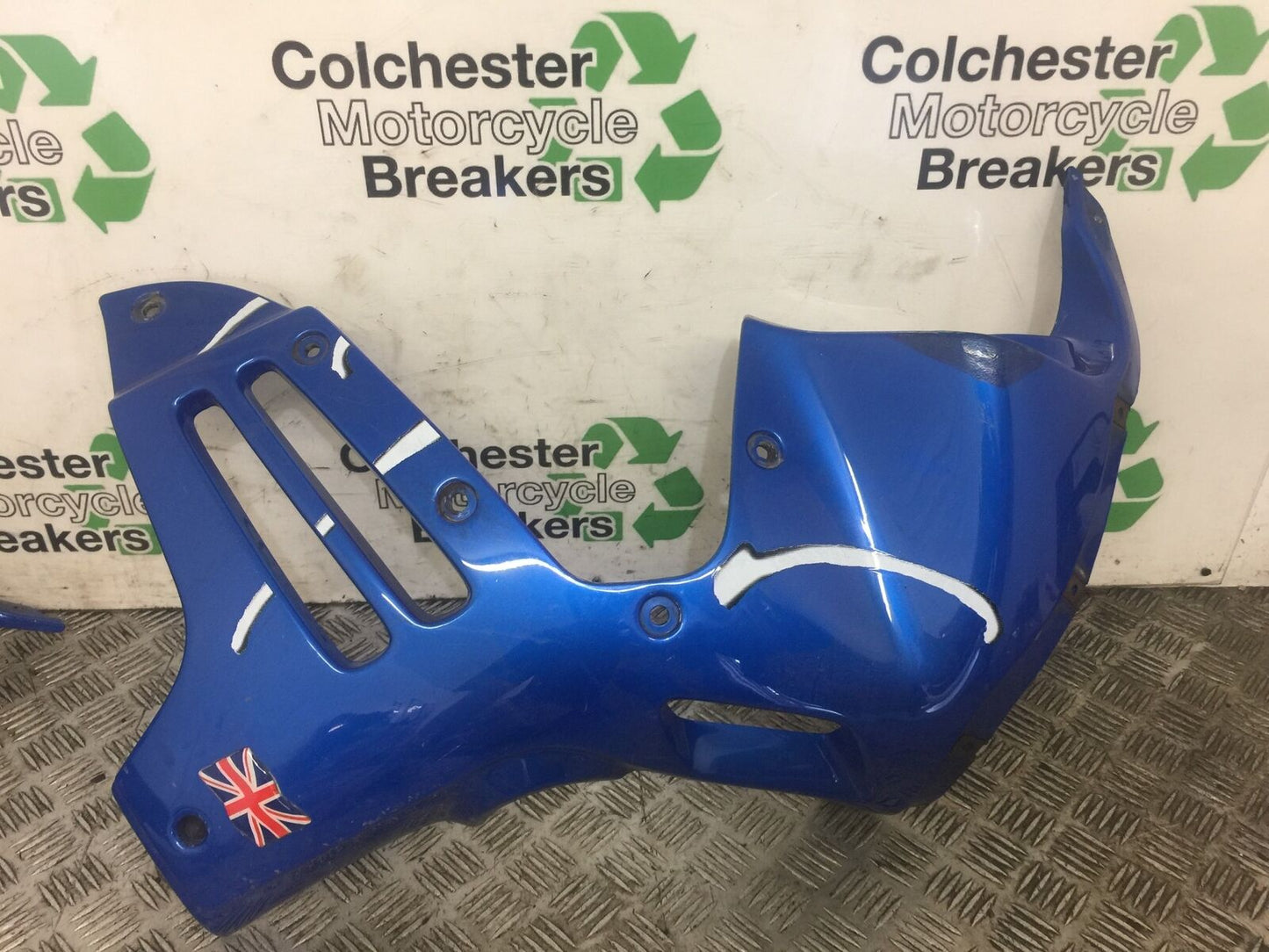 TRIUMPH 900 TIGER RIGHT FAIRING PANEL  YEAR 1993-1999 STOCK 445