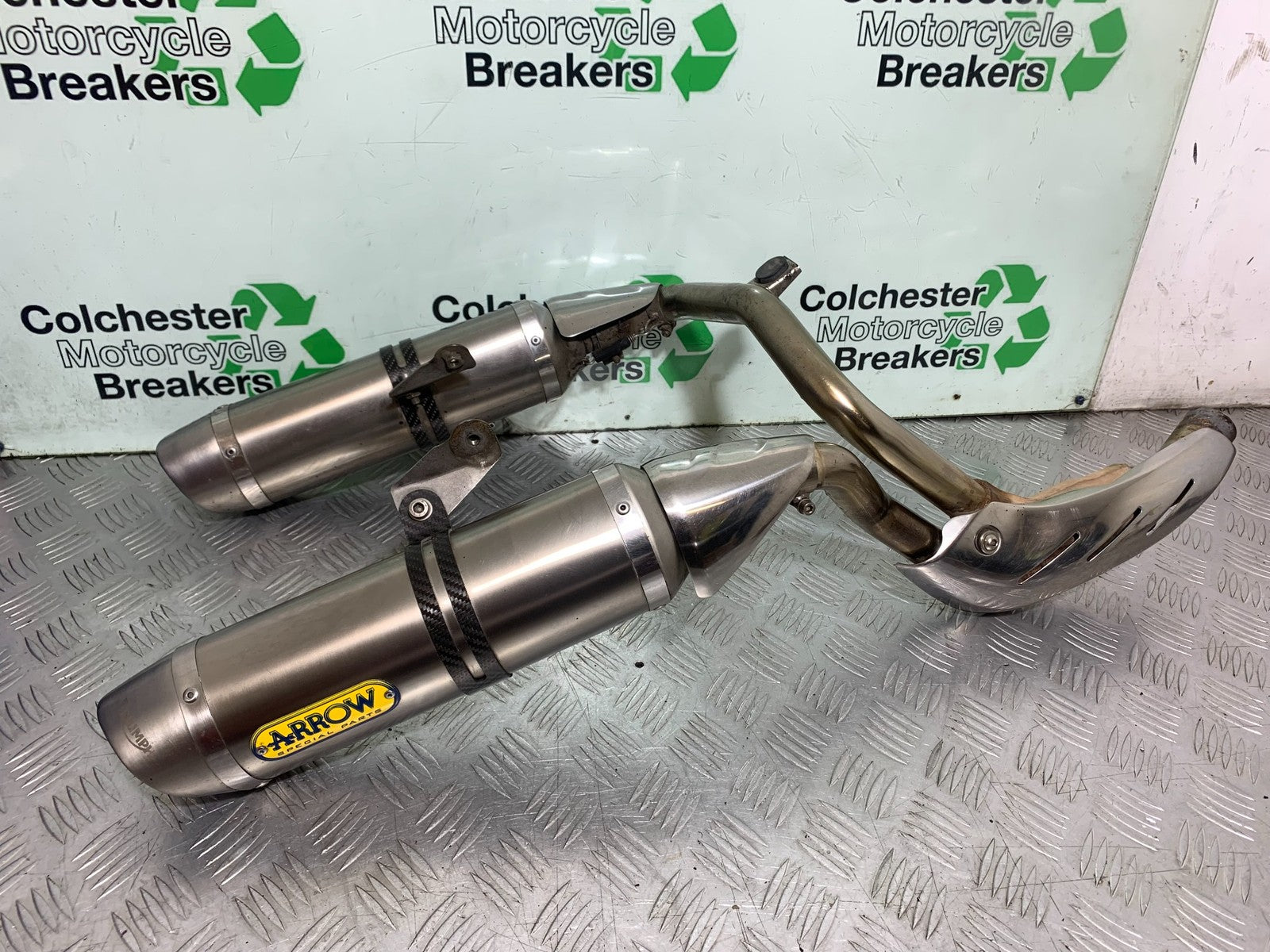 TRIUMPH SPEED TRIPLE R 1050 ARROW SILENCERS AND LINK PIPE 2009 (CMB1183)