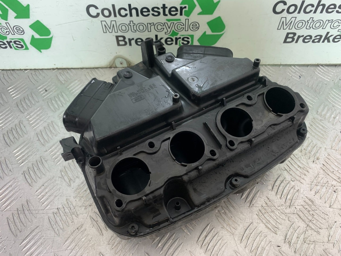HONDA CBR1100 BLACKBIRD AIRBOX  YEAR 1999-2005 (CMB1232)