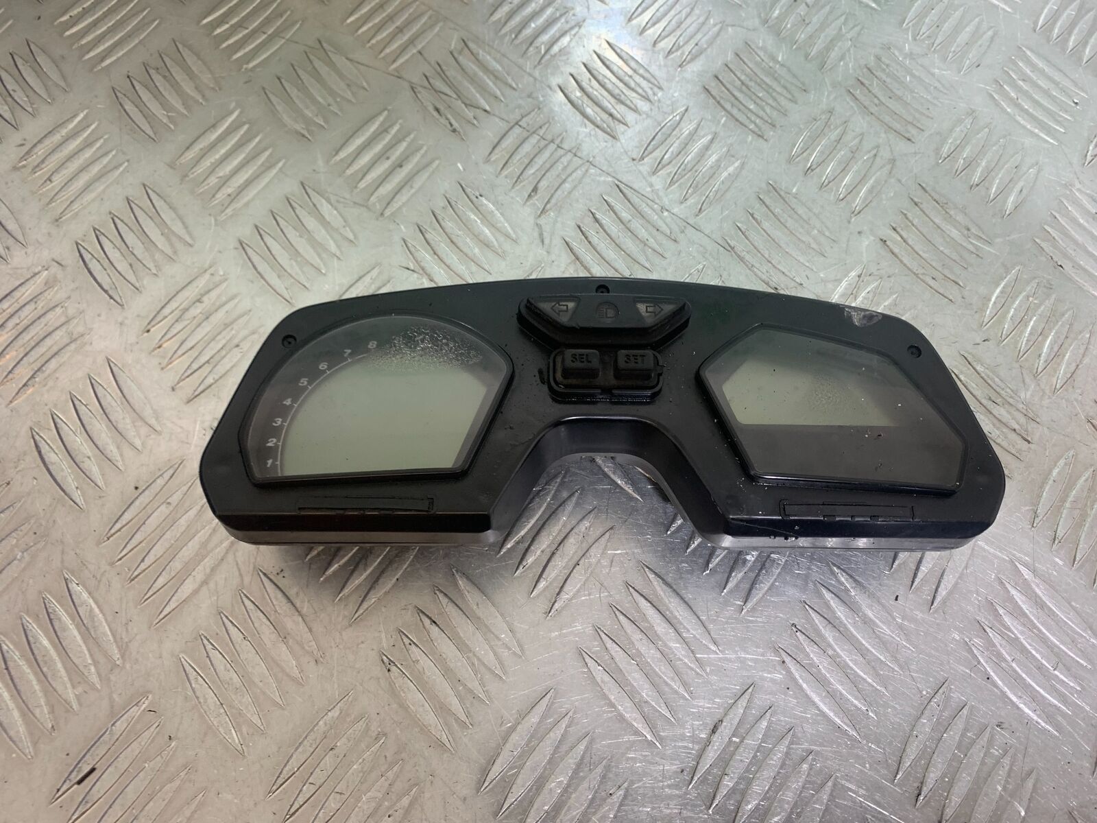 HONDA CBR650 F CBR 650F CLOCKS SPEEDO DASH   YEAR 2014-17  (CMB1130)