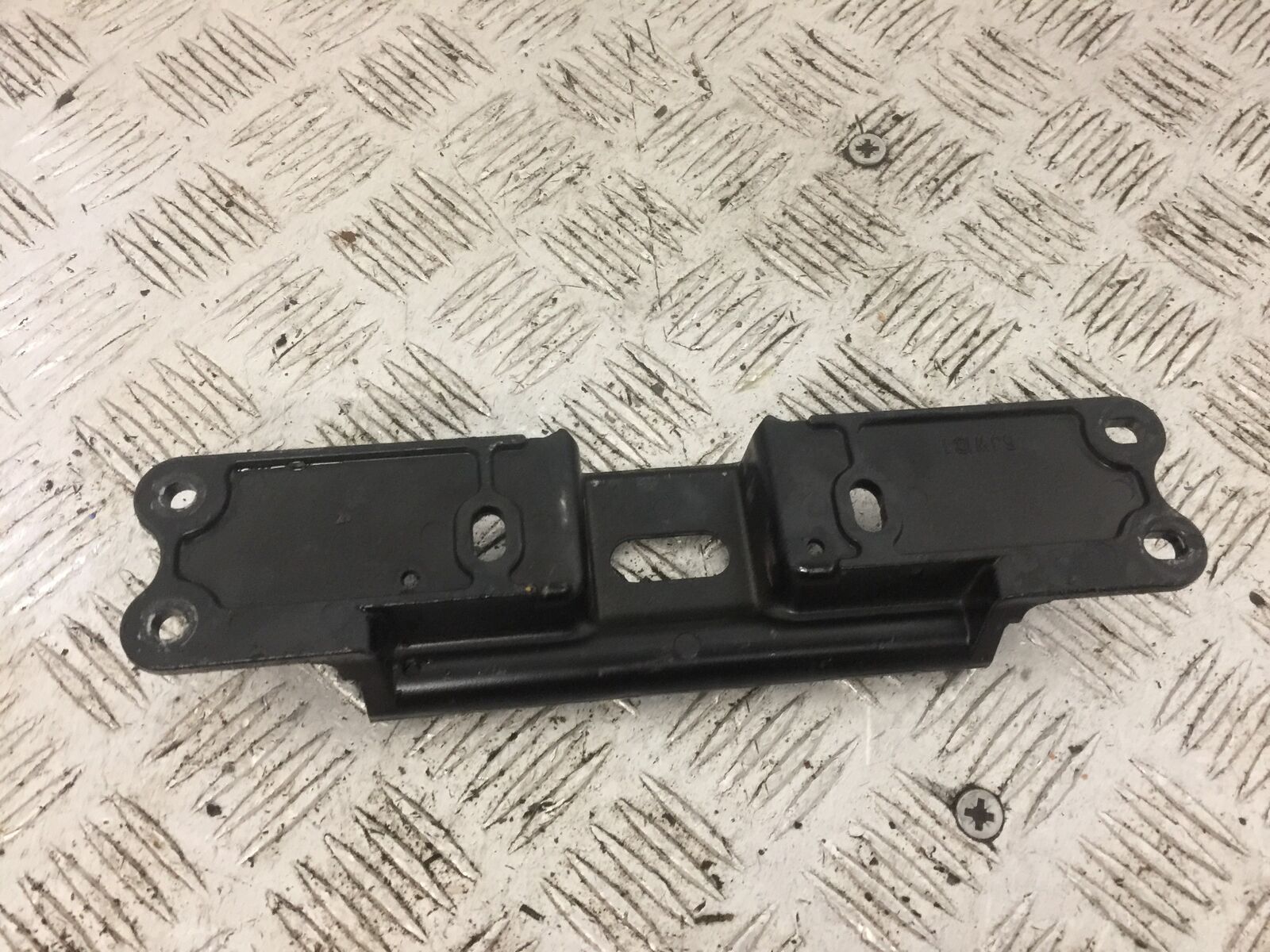 YAMAHA FJR1300 FJR 1300 TANK BRACKET  YEAR 2001-05 (STOCK 814)