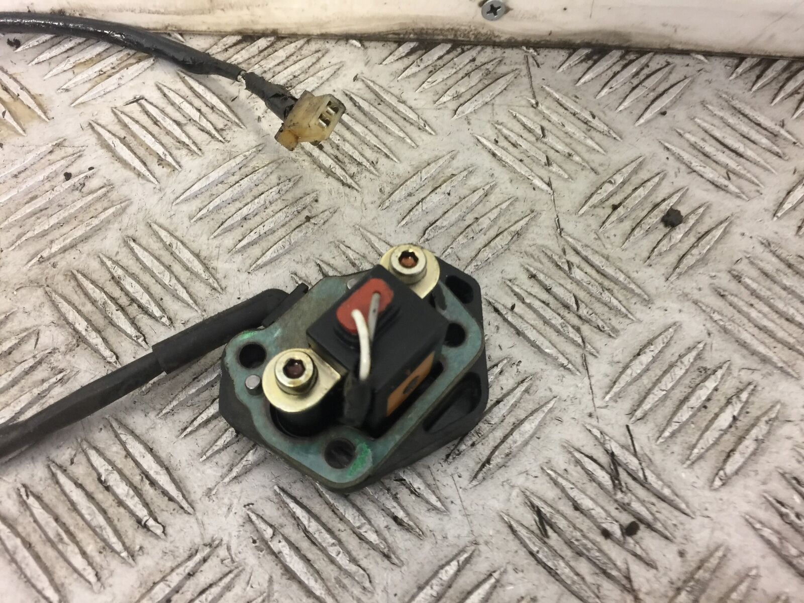 HONDA CBR1100 BLACKBIRD IGNITION PICK UP  YEAR 2002 (STOCK 461)