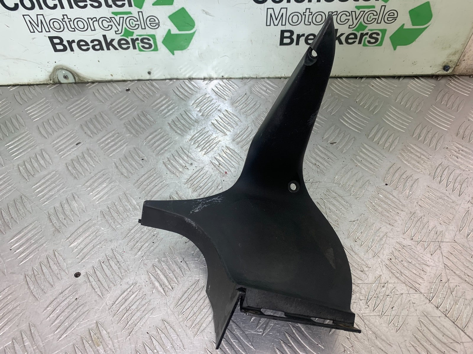 HONDA NT650 V DEAUVILLE RIGHT TOP FAIRING INFILL PANEL   YEAR 1999 (CMB1268)