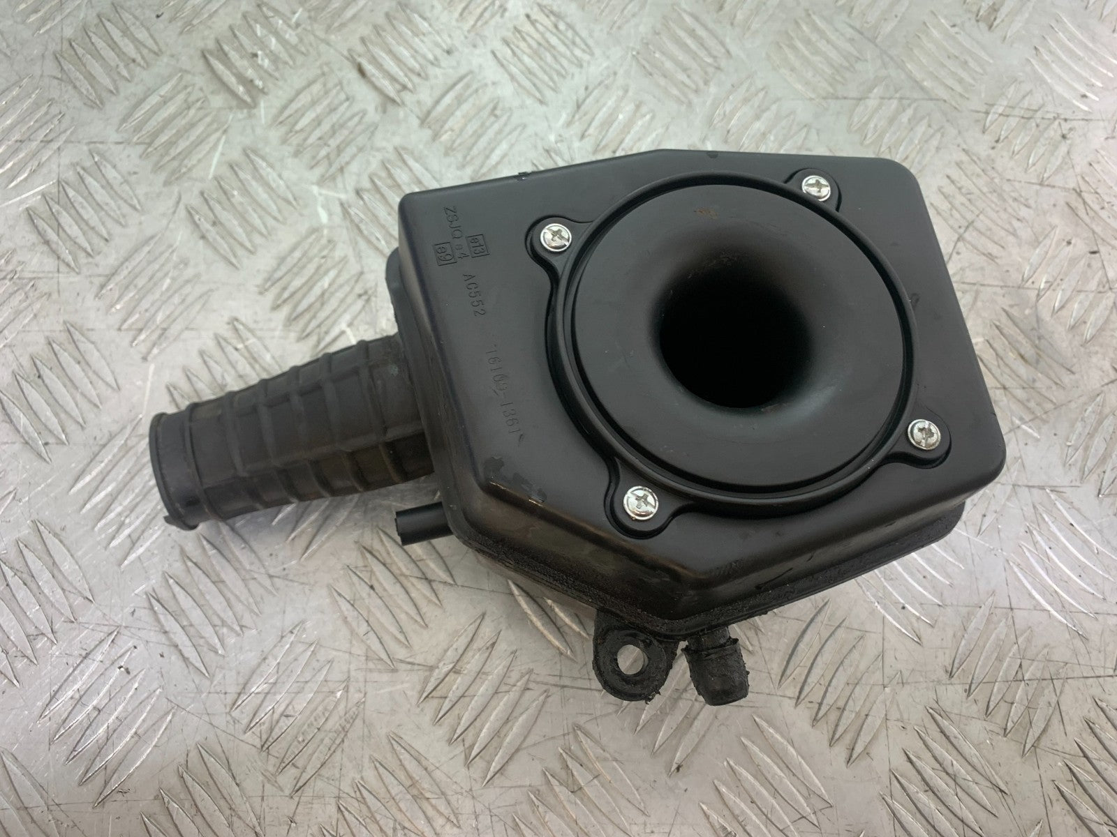 SINNIS HOODLUM 125 AIRBOX YEAR 2021-2025 (CMB1196)