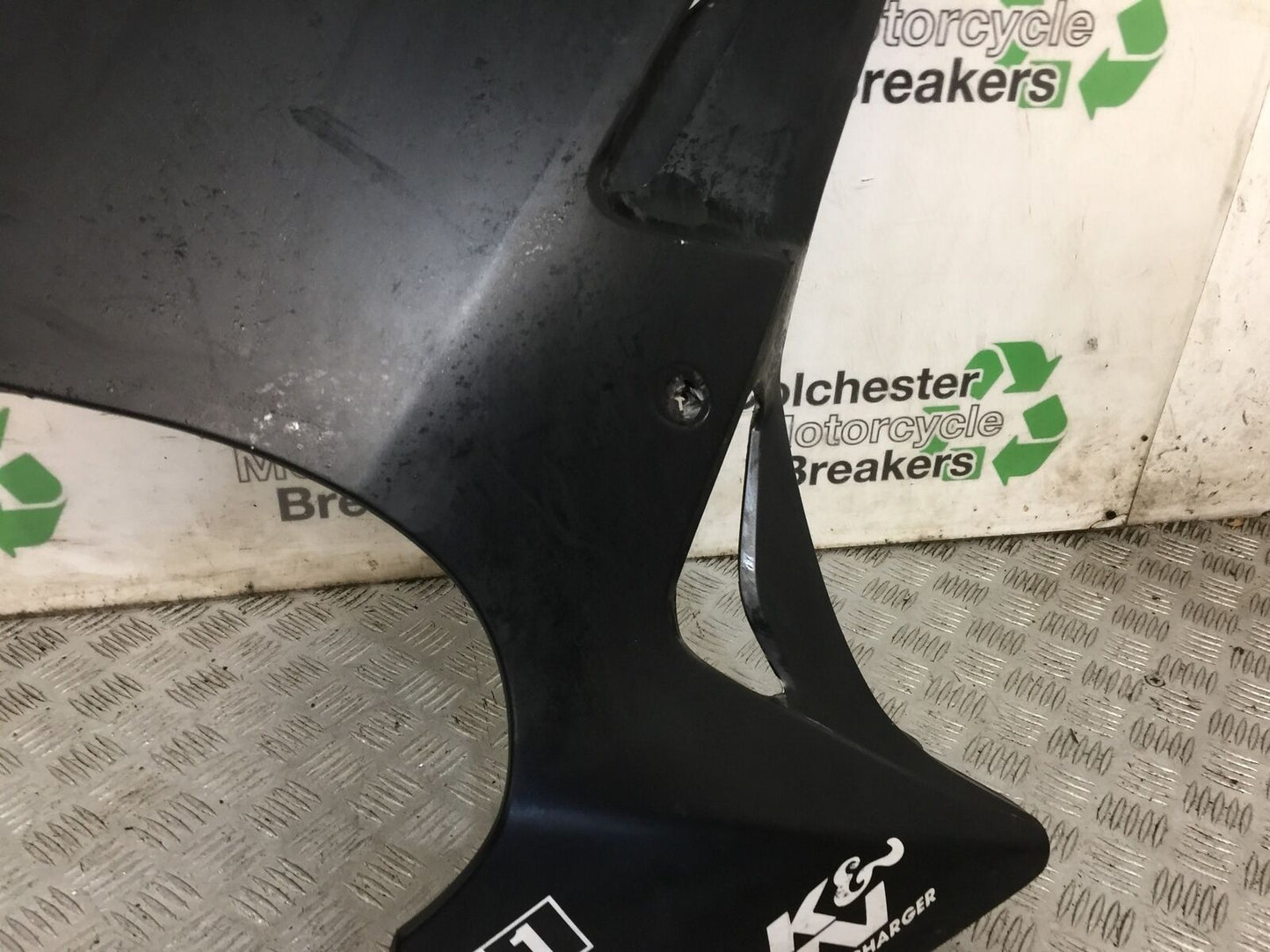 SUZUKI GS500 GS 500 RIGHT FAIRING YEAR 2004-09 (STOCK 882)