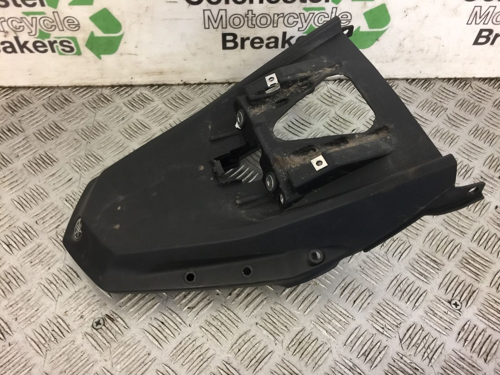YAMAHA MT 125 MT125 UNDERTRAY YEAR 2014-2019 ABS (STOCK 477)