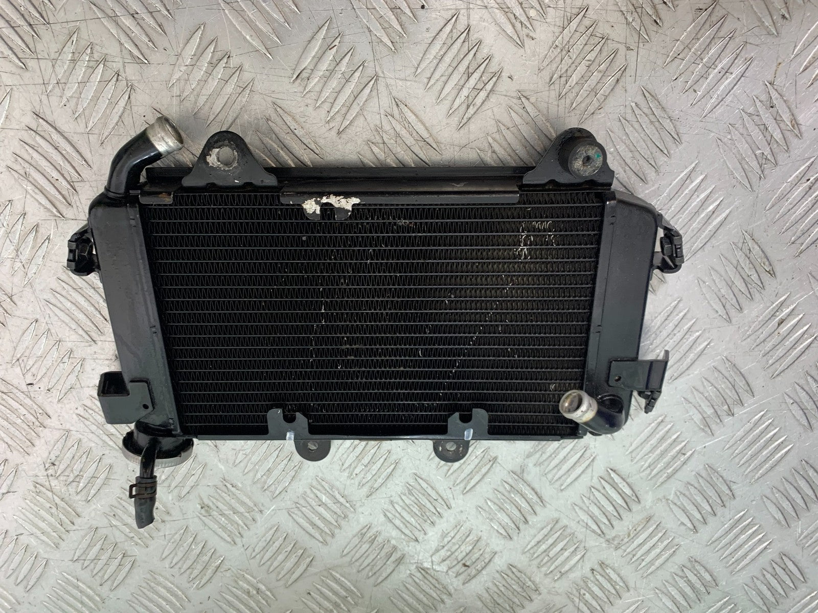 KTM DUKE 125 RADIATOR YEAR 2017-2022 (CMB1274)