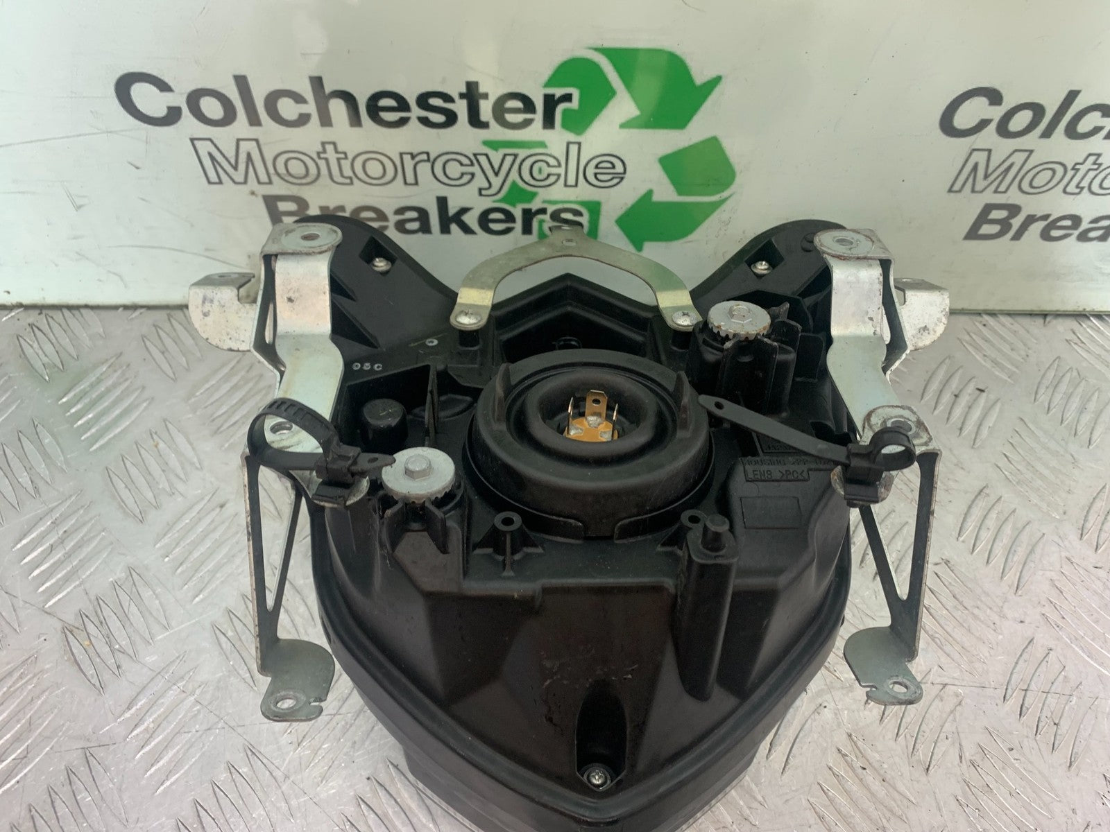 YAMAHA XJ6 XJ6-S HEADLIGHT  YEAR 2009-2015  (CMB1212)