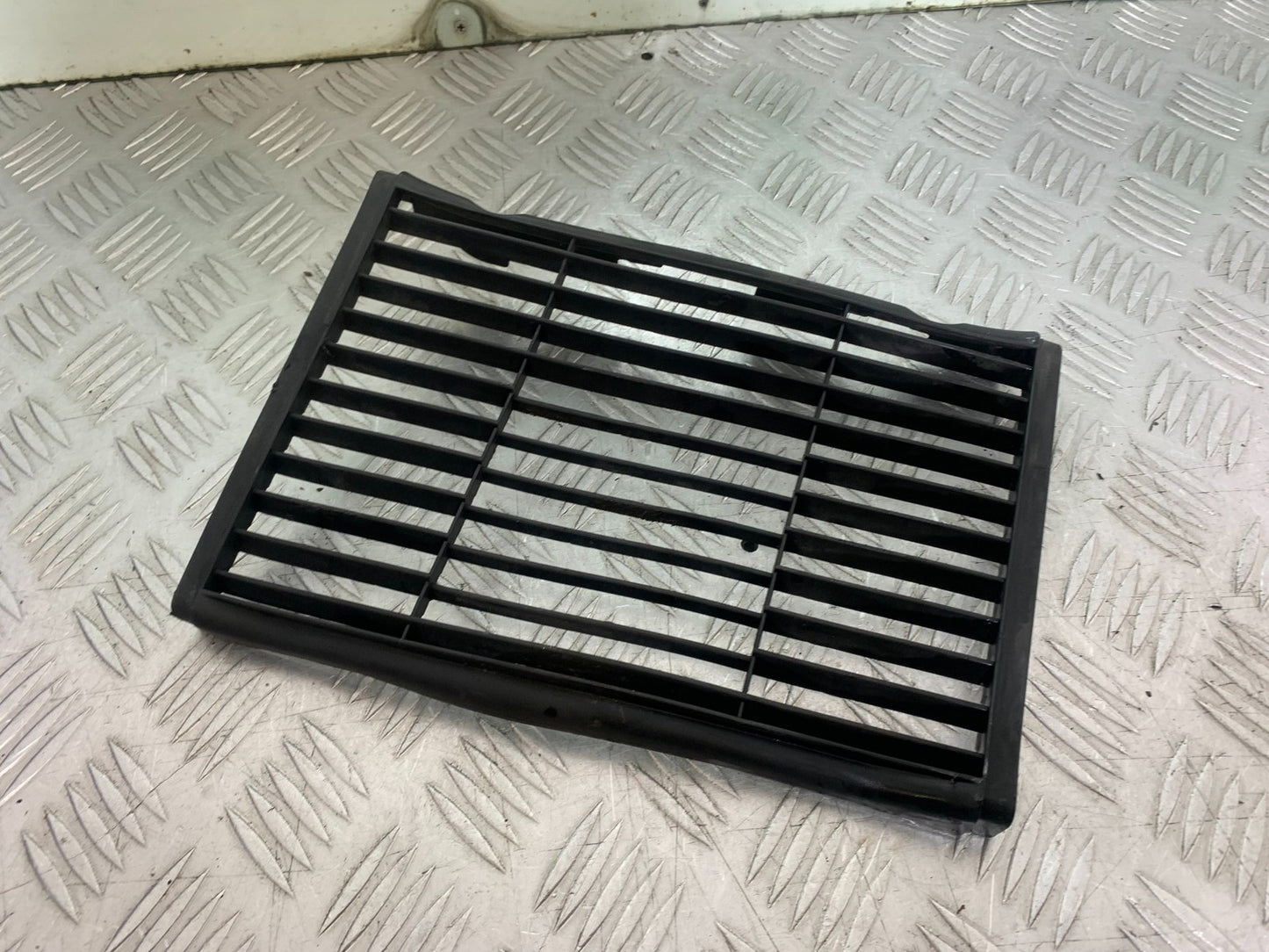 HONDA NTV 600 REVERE RADIATOR GRILL  YEAR 1988-1996  (CMB1281)