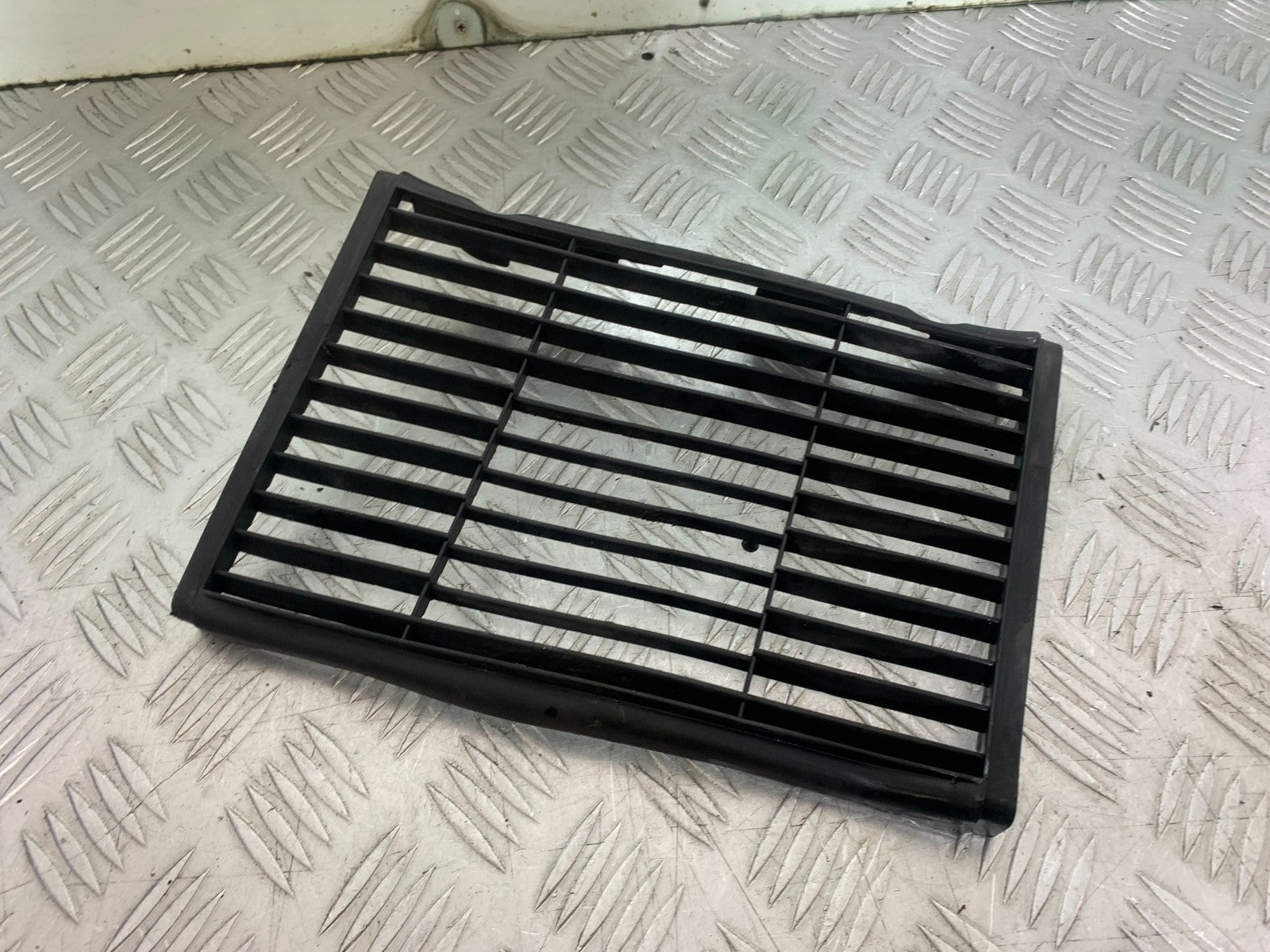 HONDA NTV 600 REVERE RADIATOR GRILL  YEAR 1988-1996  (CMB1281)