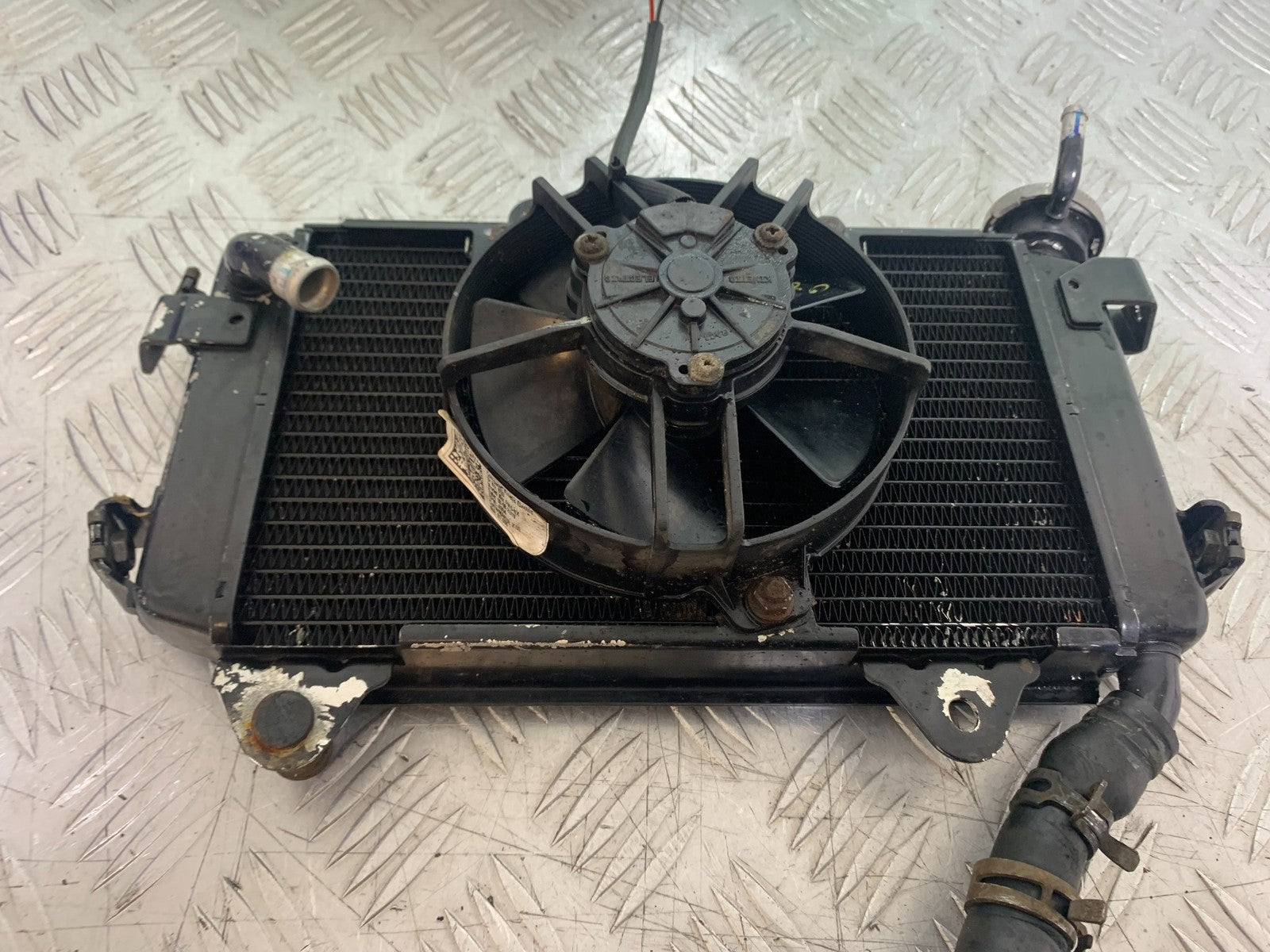 KTM DUKE 125 RADIATOR AND FAN  YEAR 2017-2022 (CMB1222)