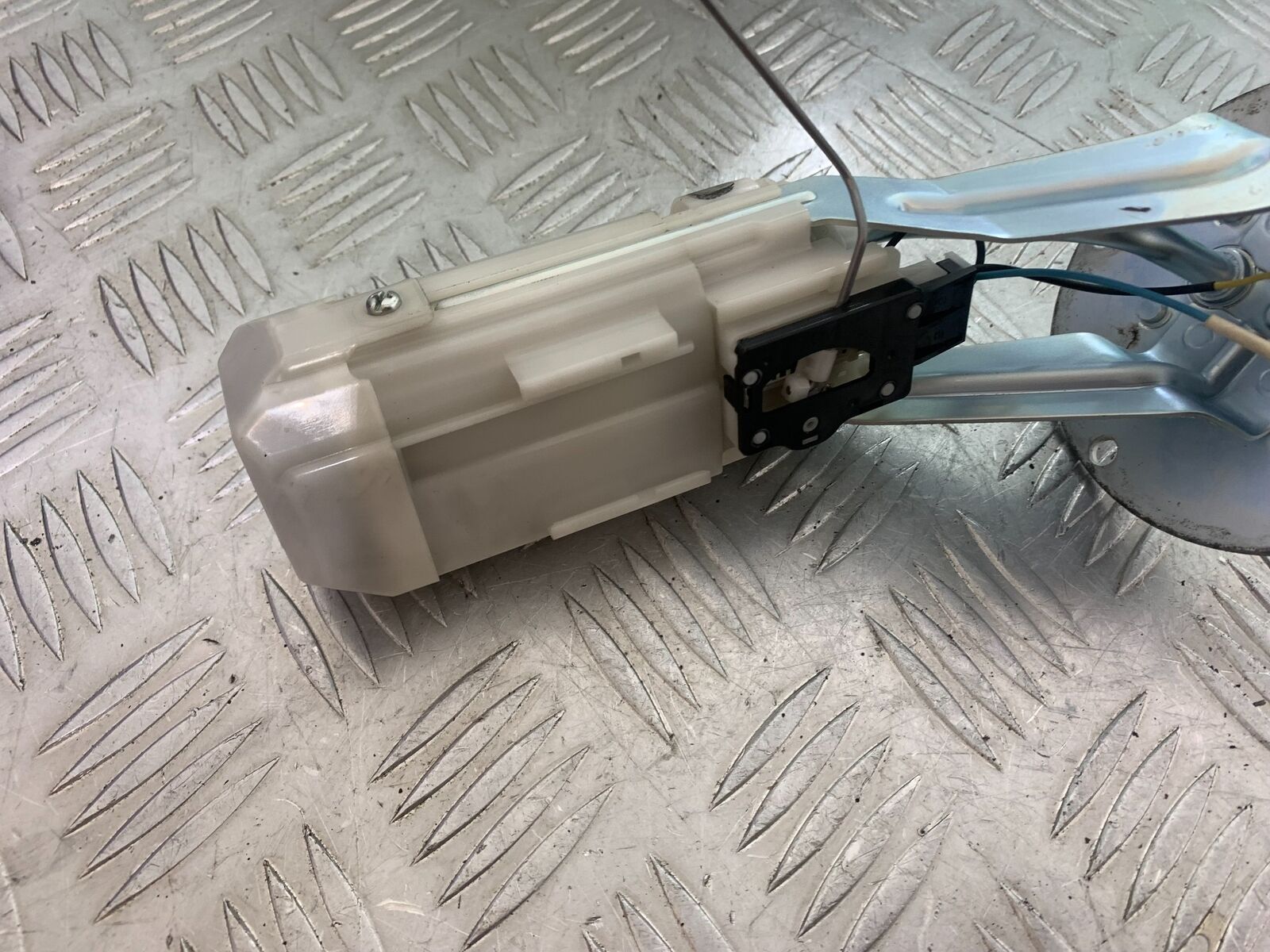 SUZUKI AN400 AN 400 BURGMAN PETROL PUMP YEAR 2017-2024 (CMB1118)