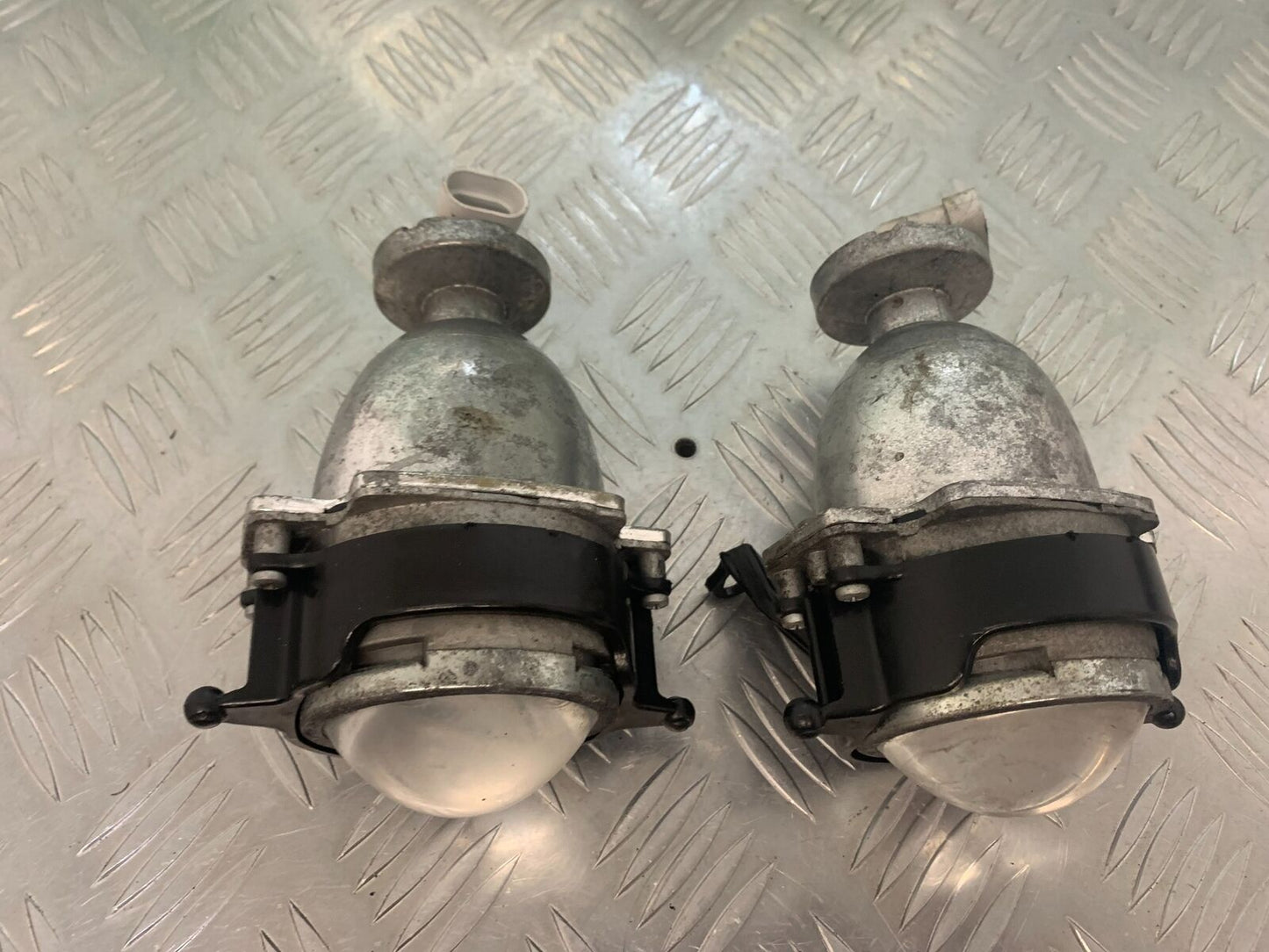 KTM 640 DUKE 2 HEADLIGHTS  YEAR 2000-2006 (STOCK 988)