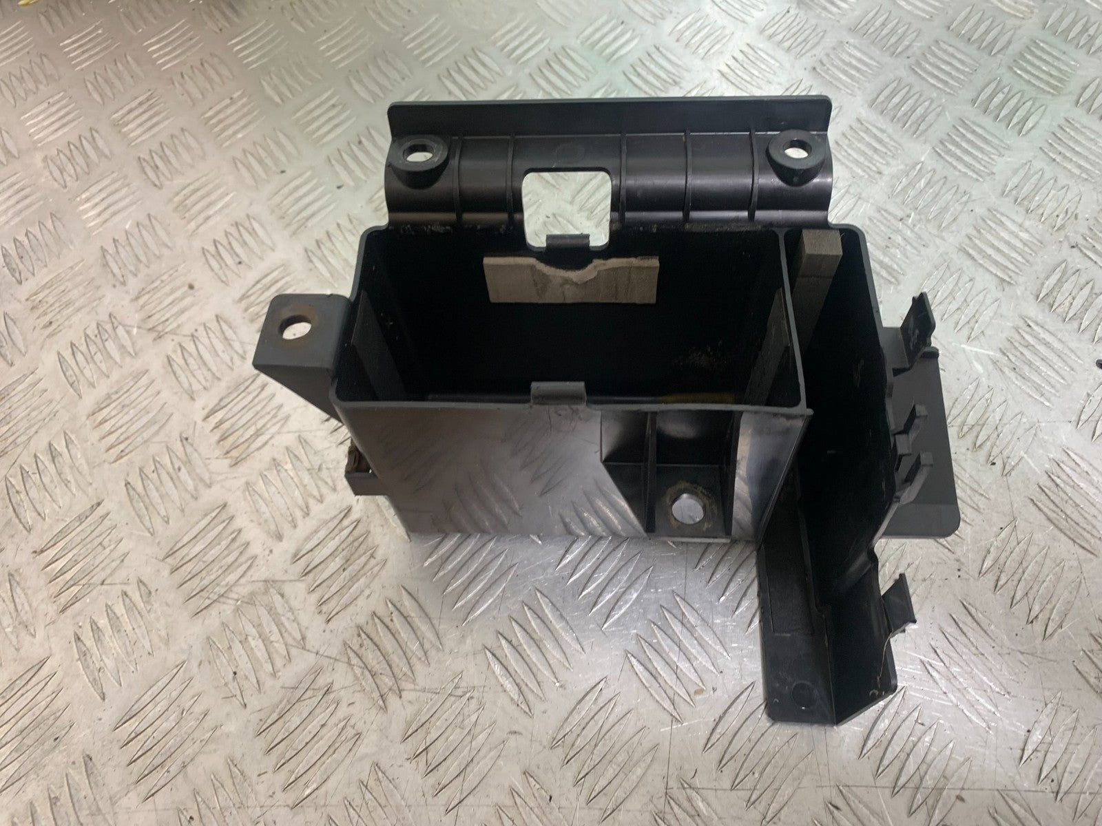 YAMAHA XVS 1300 MIDNIGHT STAR BATTERY BOX  YEAR 2007-16 (CMB1200)