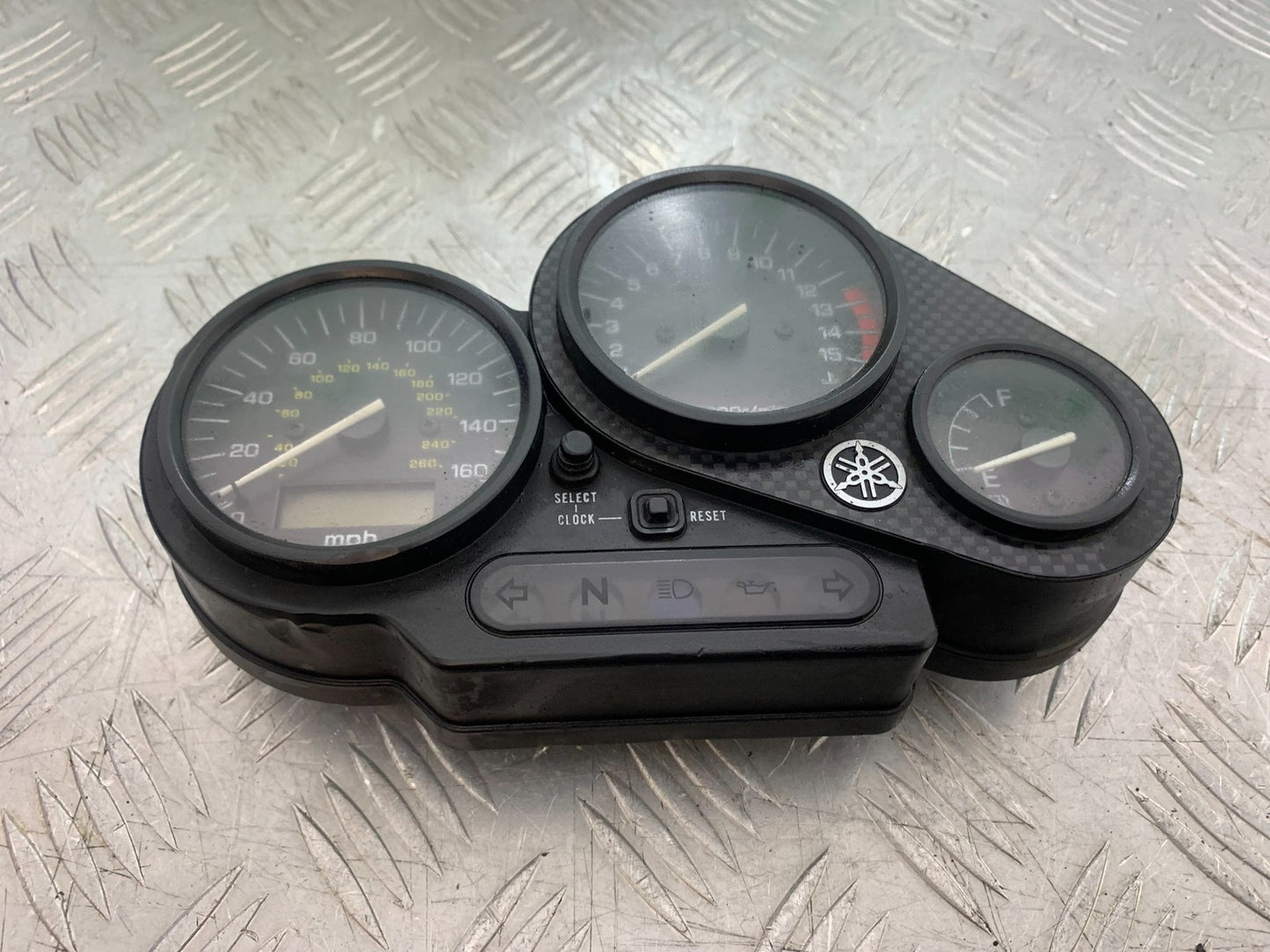 YAMAHA FZS600 FAZER 600 CLOCKS SPEEDO DASH   YEAR 1998-2001 (CMB1267)