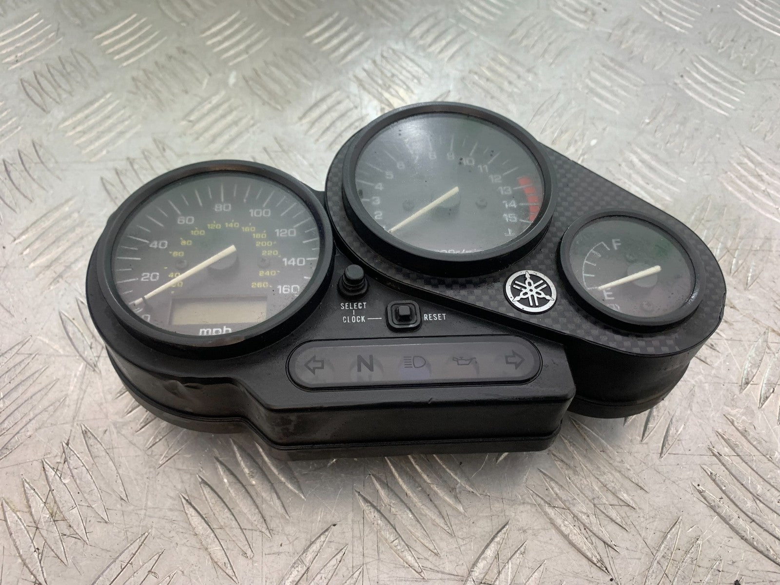 YAMAHA FZS600 FAZER 600 CLOCKS SPEEDO DASH   YEAR 1998-2001 (CMB1267)