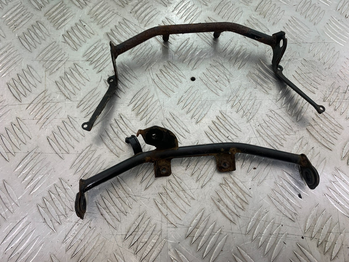 HONDA CBF125 CBF 125 2 X BRACKETS YEAR 2009-14 (CMB1182)