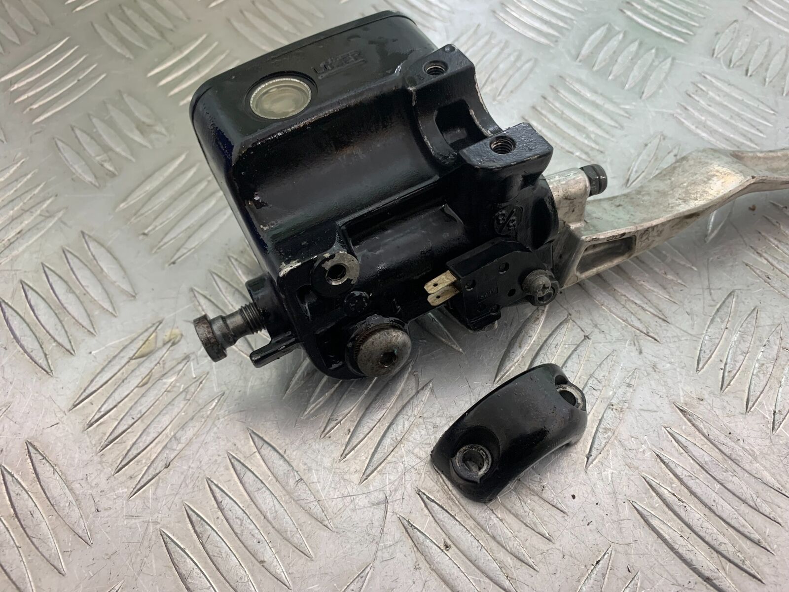 TRIUMPH THUNDERBIRD 1600 FRONT BRAKE MASTER CYLINDER   YEAR 2011 (CMB1107)