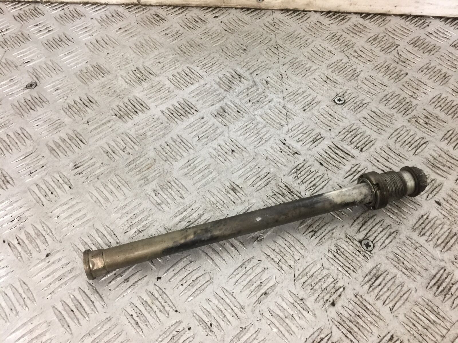 KAWASAKI ZZR1400 ZZR 1400 SWINGARM SPINDLE   YEAR 2011 (STOCK 802)
