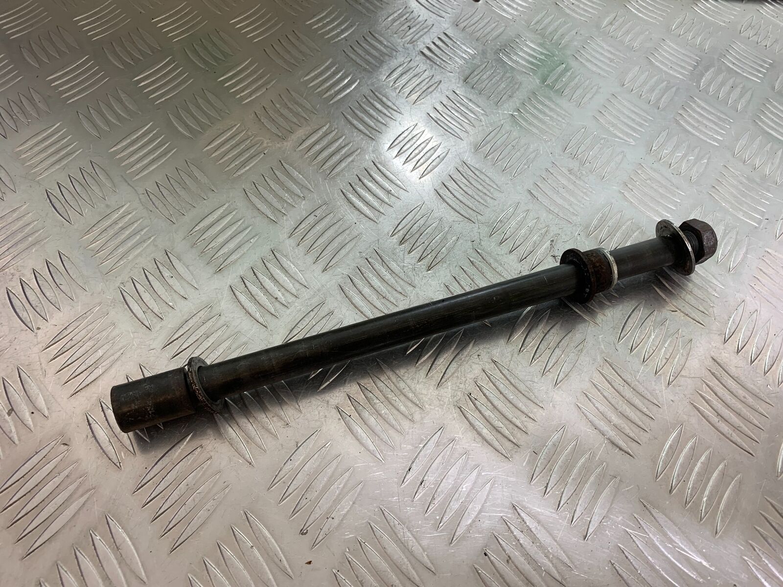 YAMAHA FJR1300 FJR 1300 REAR WHEEL SPINDLE   YEAR 2001-05 (CMB1005)