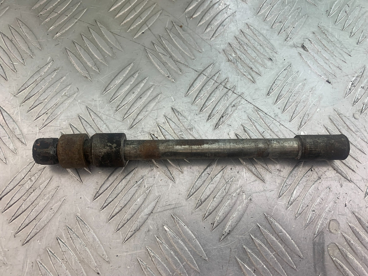 RIEJU 125 RS2 FRONT WHEEL SPINDLE  YEAR 2007 (CMB1142)