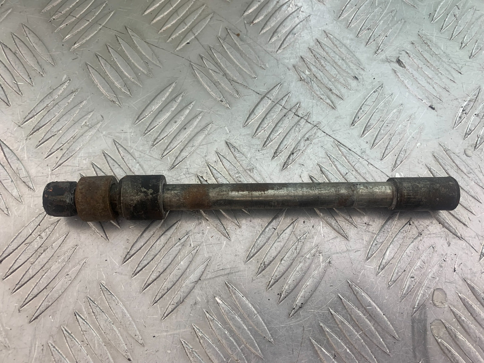 RIEJU 125 RS2 FRONT WHEEL SPINDLE  YEAR 2007 (CMB1142)