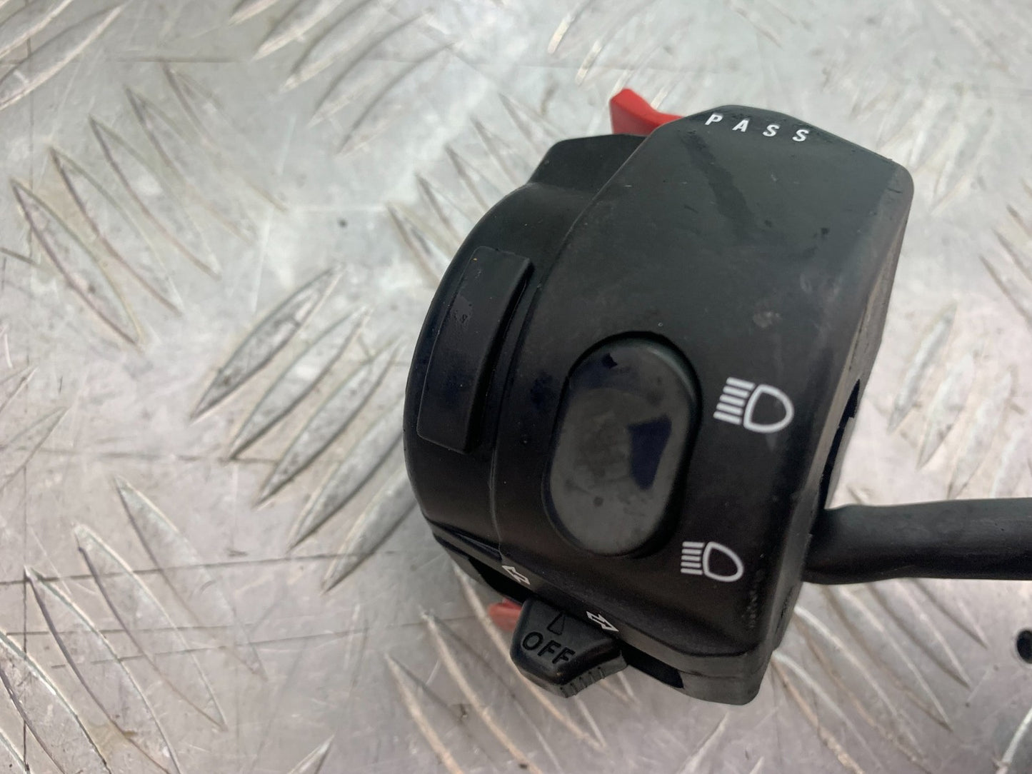 TRIUMPH 675 STREET TRIPLE R LEFT SWITCH GEAR  YEAR 2013 - 2016 (CMB1221)