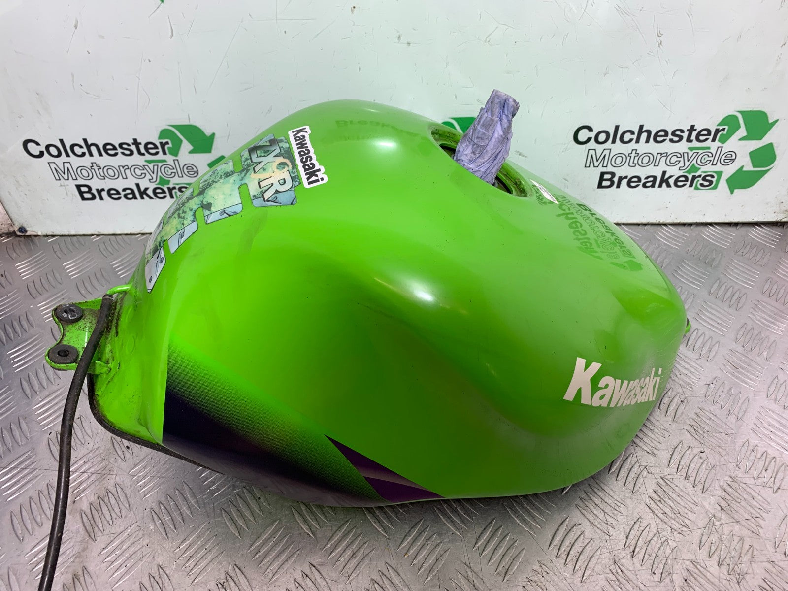 KAWASAKI ZX9R ZX9 R PETROL TANK YEAR 1998-1999 (CMB1329)