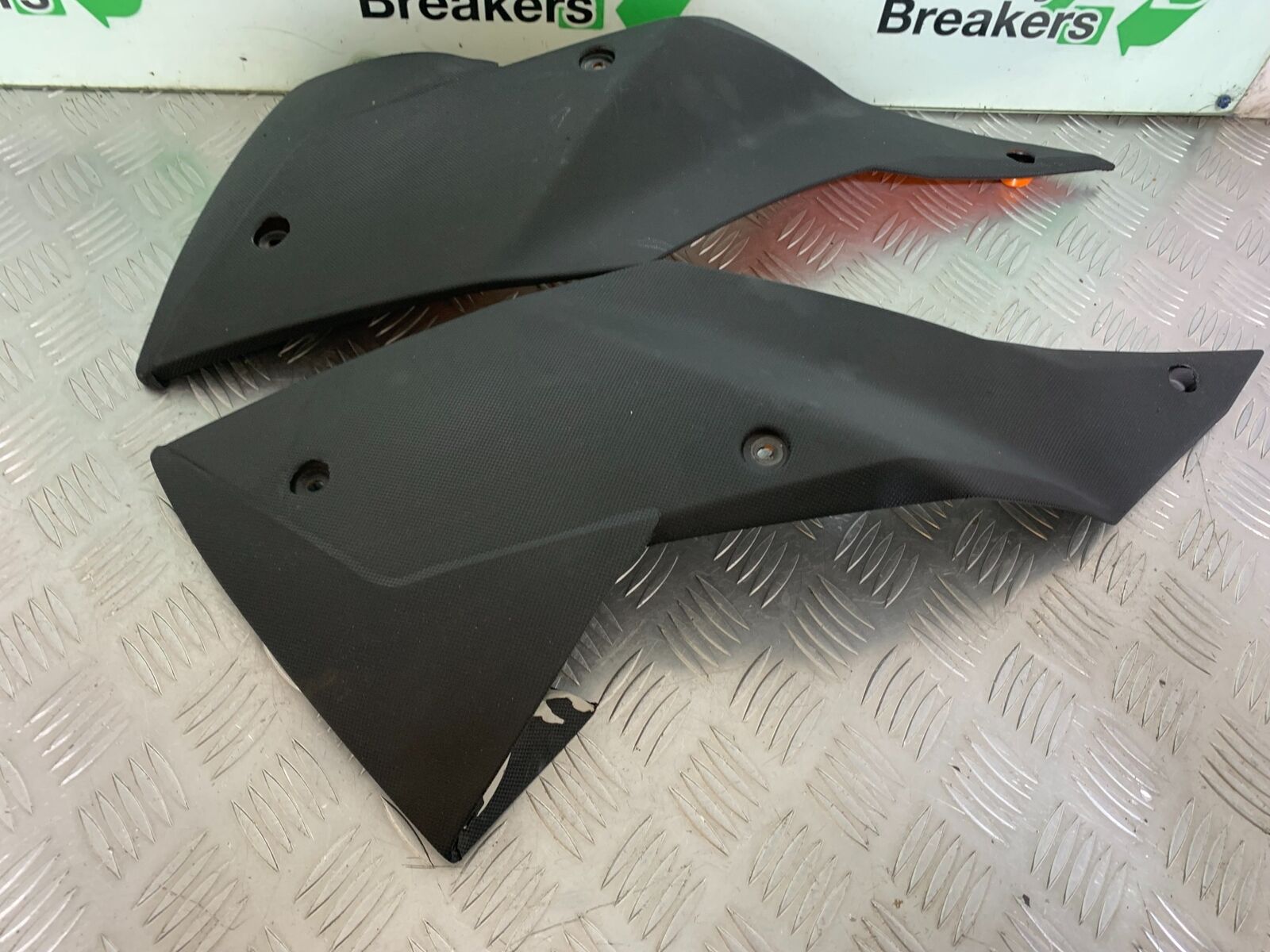 KTM 990 SUPERMOTO T PETROL TANK PANELS YEAR 2010-2011  (CMB1067)