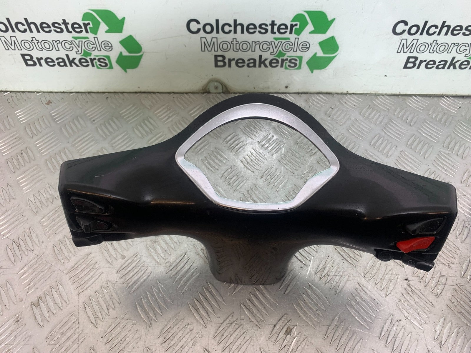 PIAGGIO VESPA GTS 125  SWITCHES AND PANEL YEAR 2009-14  (CMB1261)