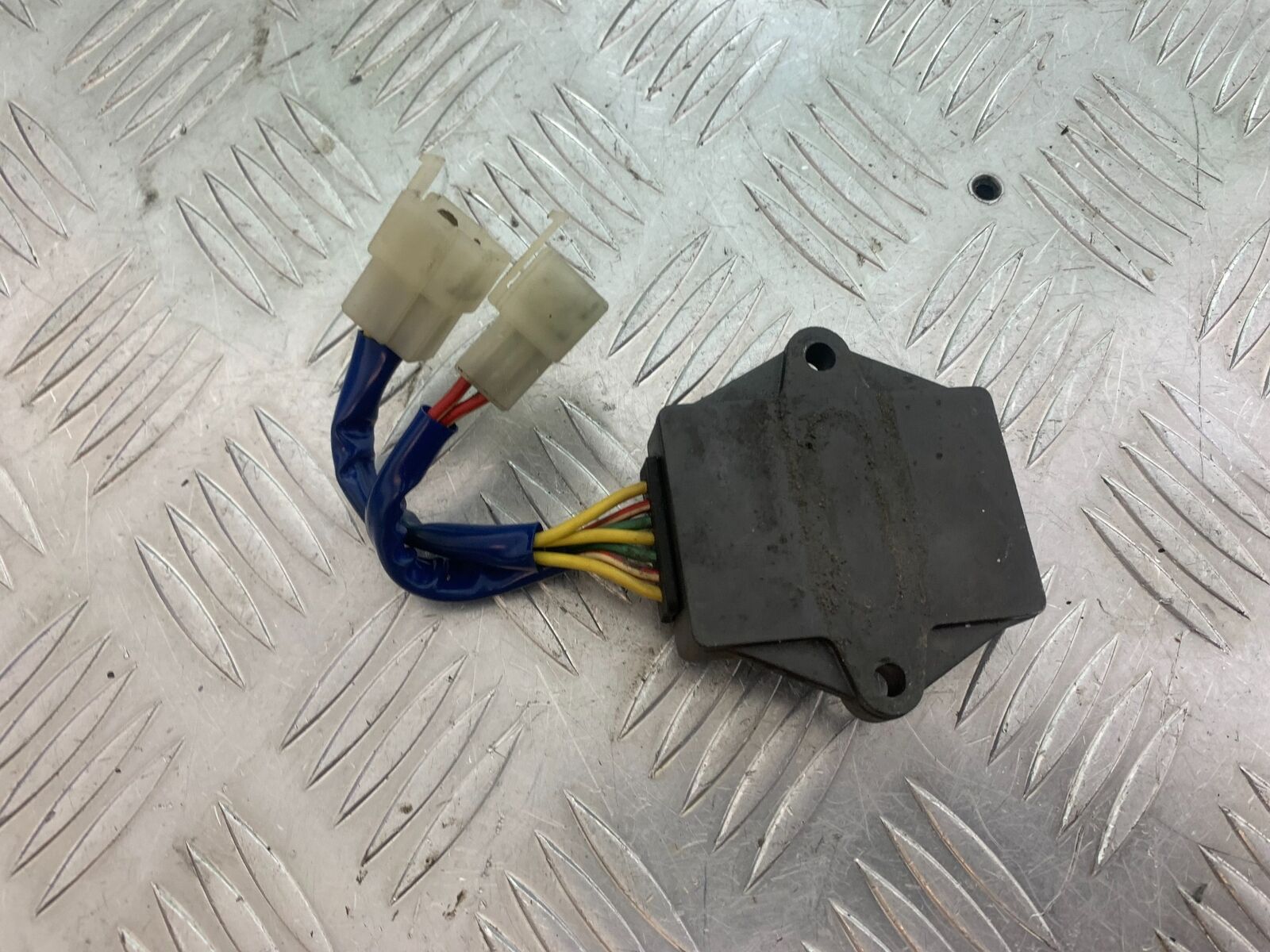 HONDA VFR400 VFR 400 NC21 REGULATOR   YEAR 1986-87 (CMB1043)