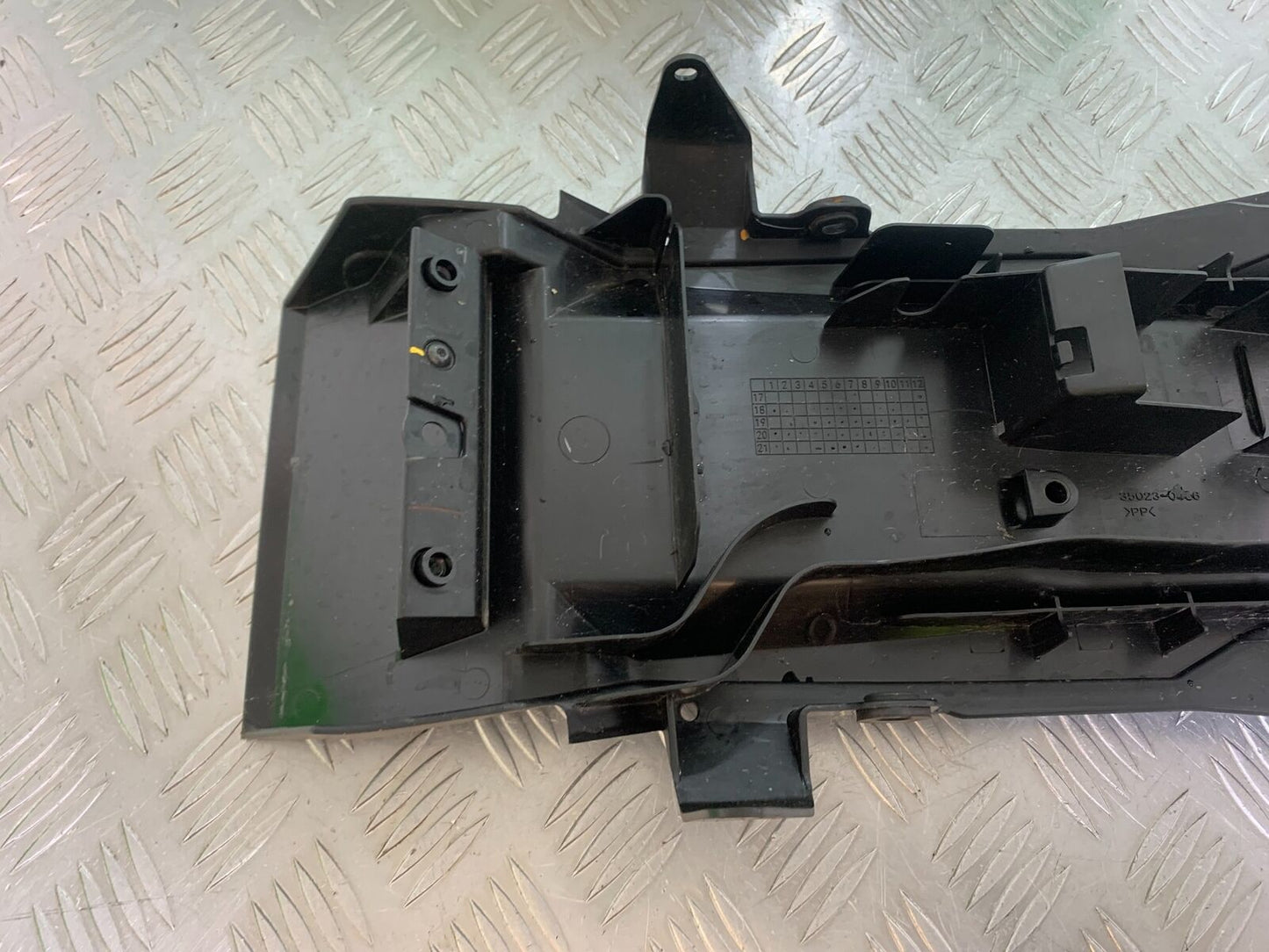 KAWASAKI NINJA 400 EX 400 UNDERTRAY  YEAR 2024 (CMB1075)