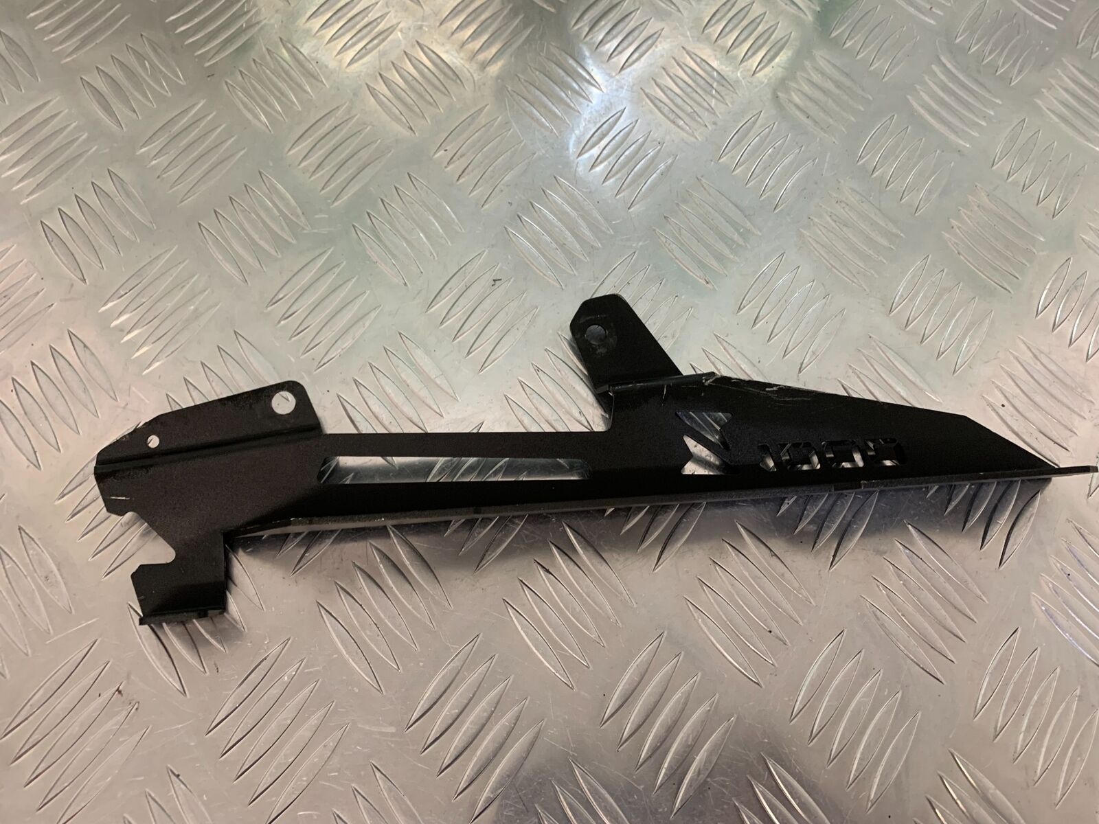 KAWASAKI Z1000 SX CHAIN GUARD  YEAR 2011-16 (STOCK 942)