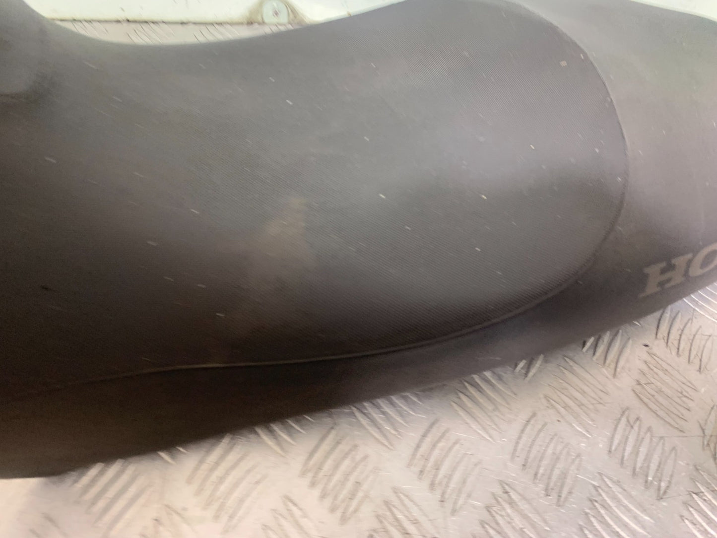 HONDA XL125 VARADERO SEAT   YEAR 2001-2006  (CMB1210)