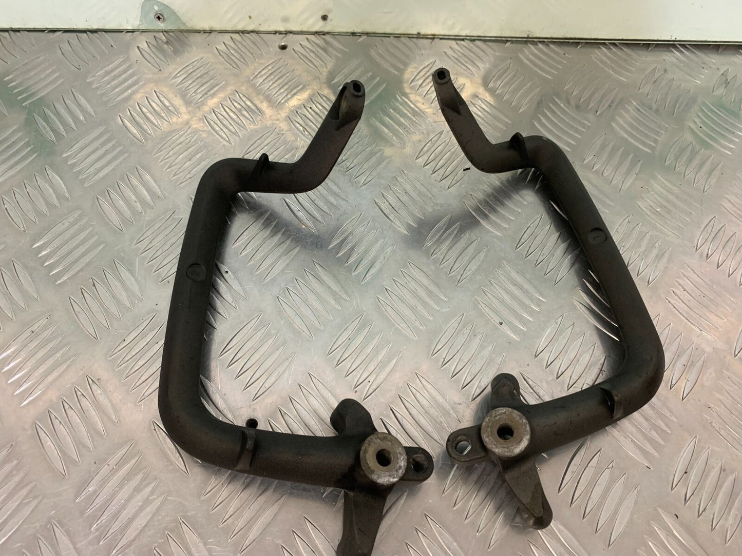 TRIUMPH TIGER 800 XCX GRAB RAILS  YEAR 2015-2017  (STOCK 966)