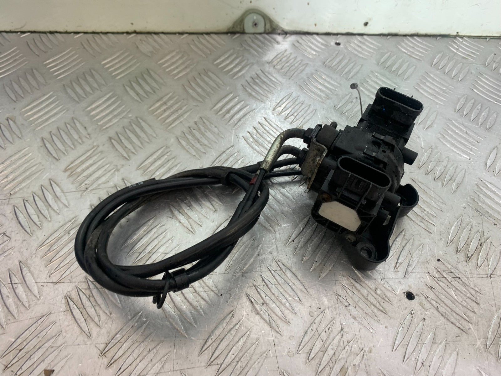 APRILIA TUONO 1000 V4 THROTTLE DEMAND SENSOR AND CABLES YEAR 2013-2014 (CMB1239)