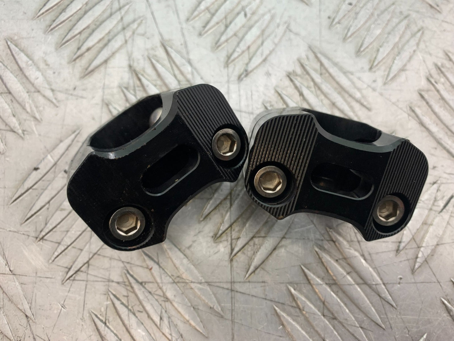 QINGQI QM125 GY-2B HANDLEBARS RISERS   YEAR 2016 (CMB1228)