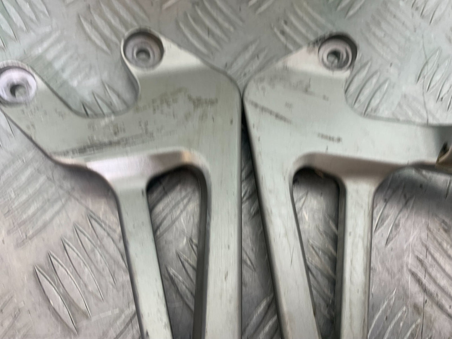 HONDA VFR800 PRE V-TEC REAR HANGERS   YEAR 1998-2001 (CMB1233)