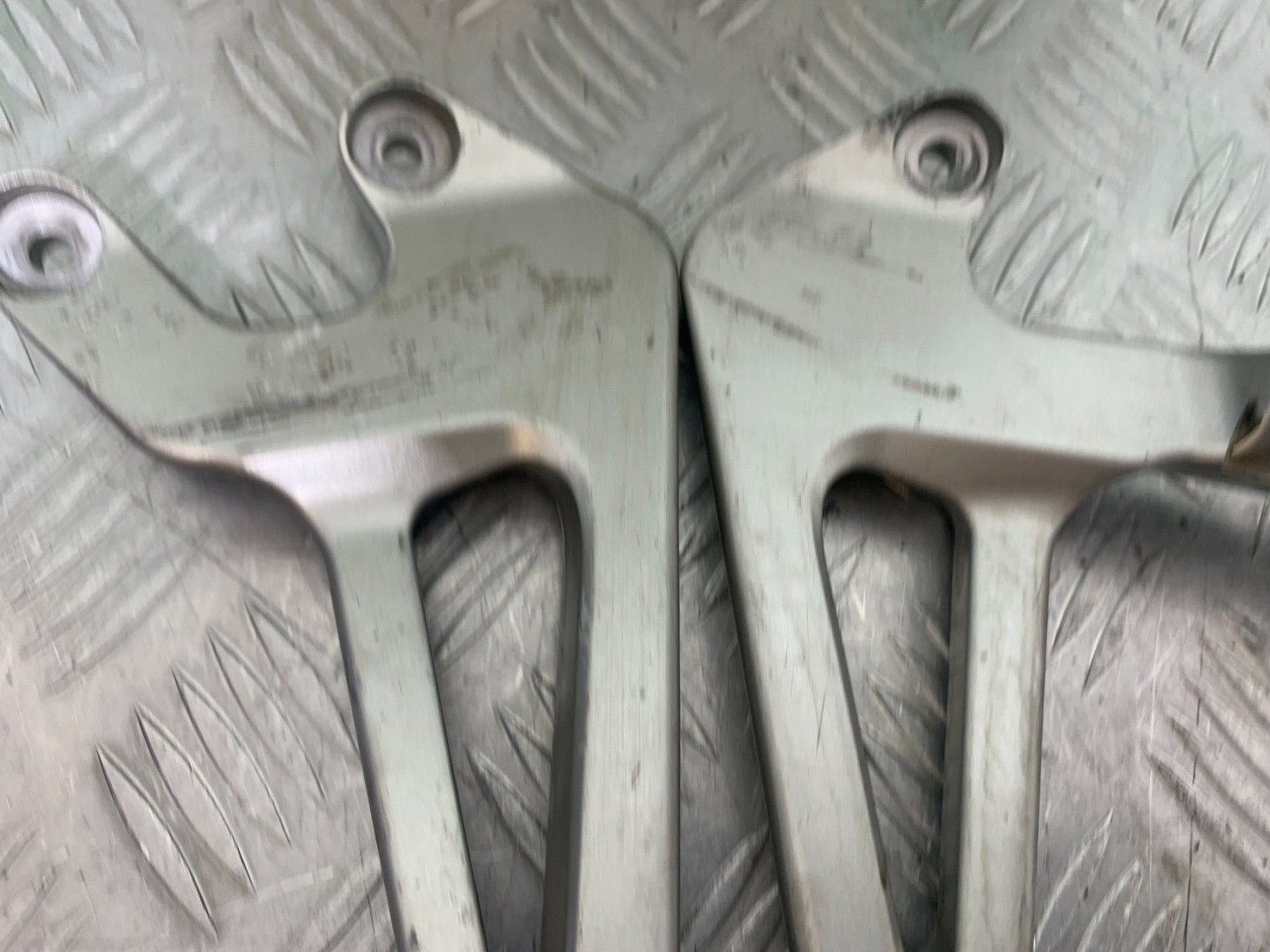 HONDA VFR800 PRE V-TEC REAR HANGERS   YEAR 1998-2001 (CMB1233)