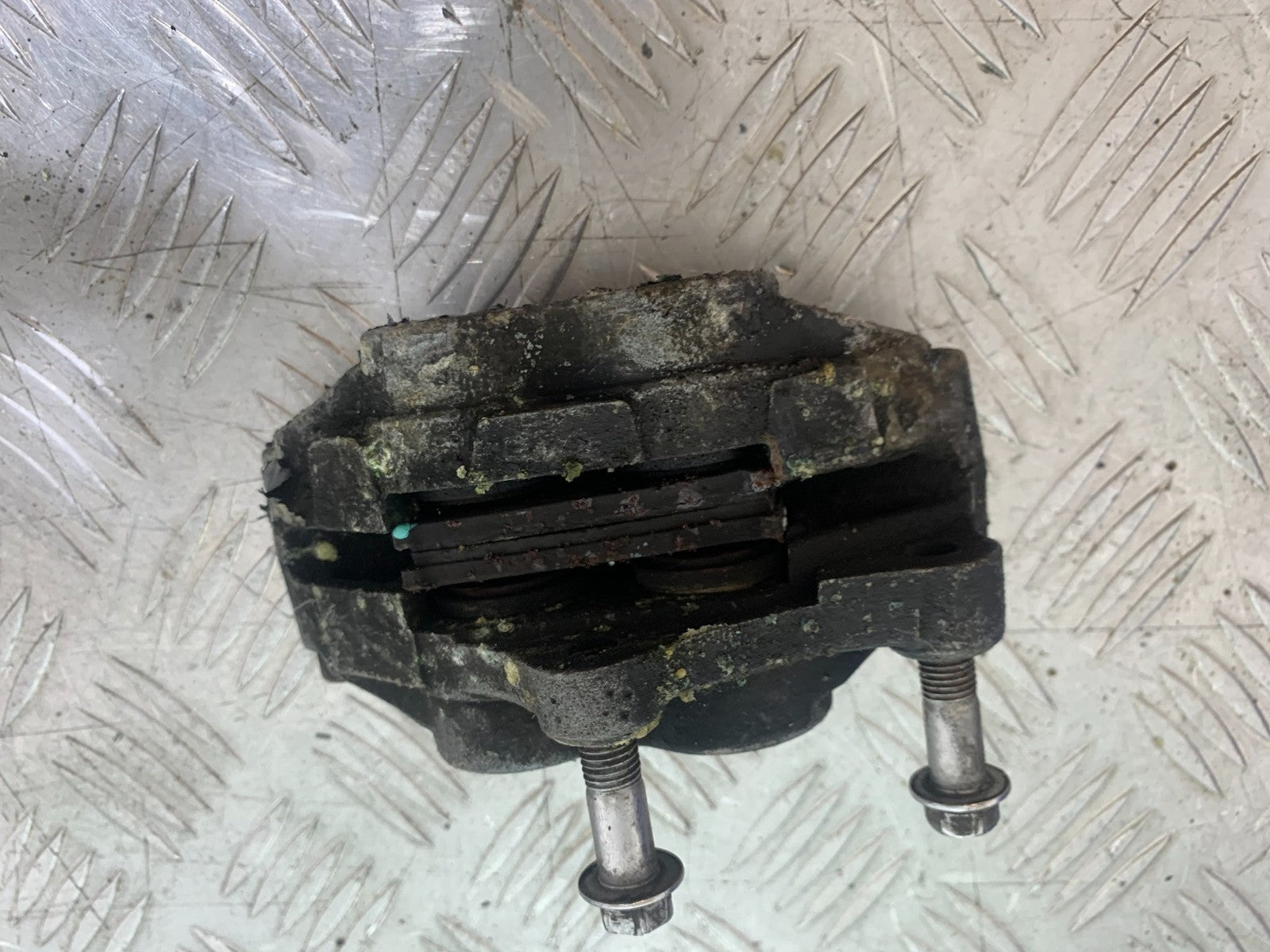 KAWASAKI ZX6R ZX6 F FRONT LEFT CALIPER   YEAR 1995-1997(CMB1169)
