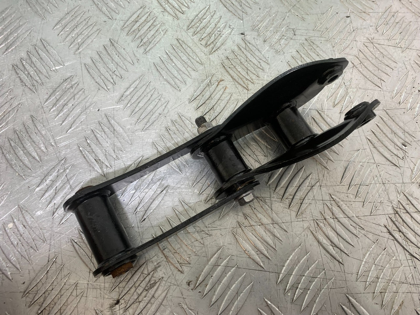 TRIUMPH TRIDENT 660 REAR SHOCK LINKAGE  YEAR 2021-2024 (CMB1295)
