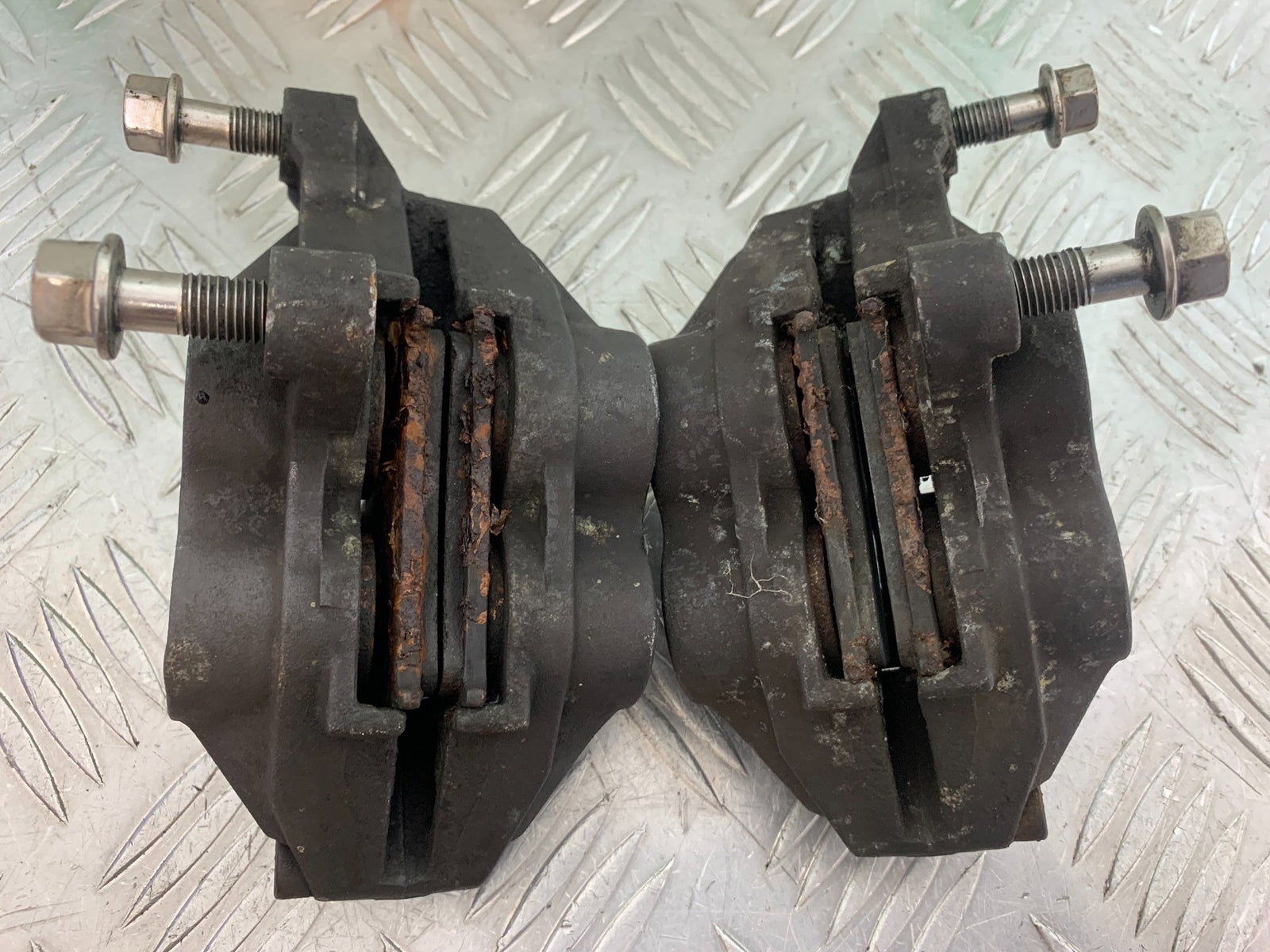 TRIUMPH T509 SPEED TRIPLE FRONT BRAKE CALIPERS  YEAR 1997-1998 (CMB1144)